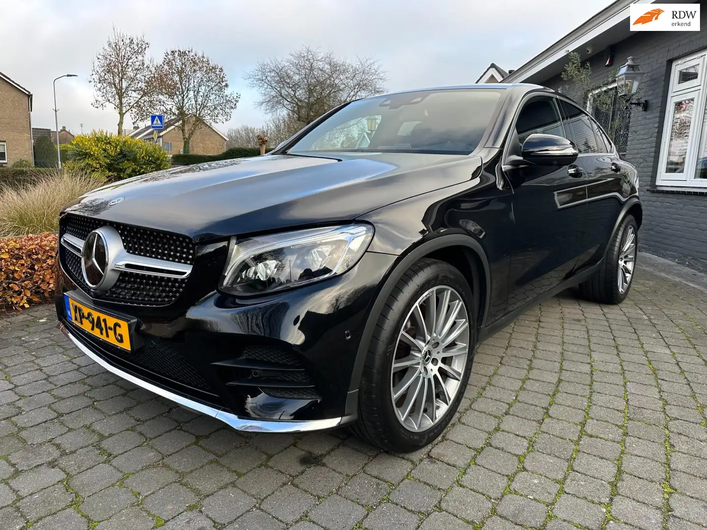 Mercedes-Benz GLC 250 Coupé 4MATIC AMG, Leder, VOL! Noir - 1