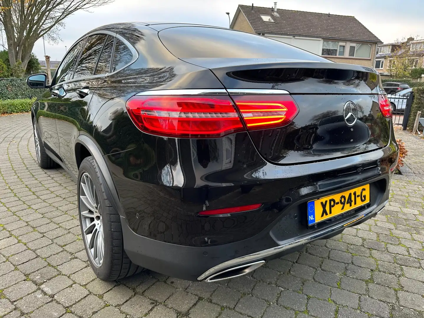 Mercedes-Benz GLC 250 Coupé 4MATIC AMG, Leder, VOL! Zwart - 2