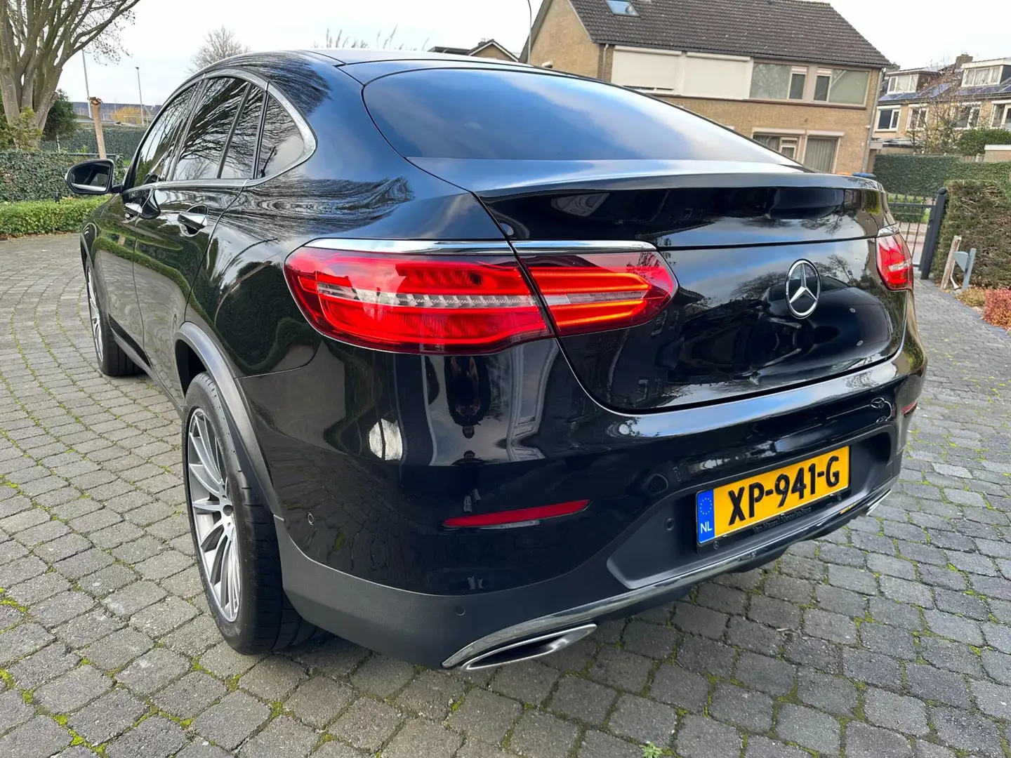 Mercedes-Benz GLC 250 Coupé 4MATIC AMG, Leder, VOL! Noir - 2