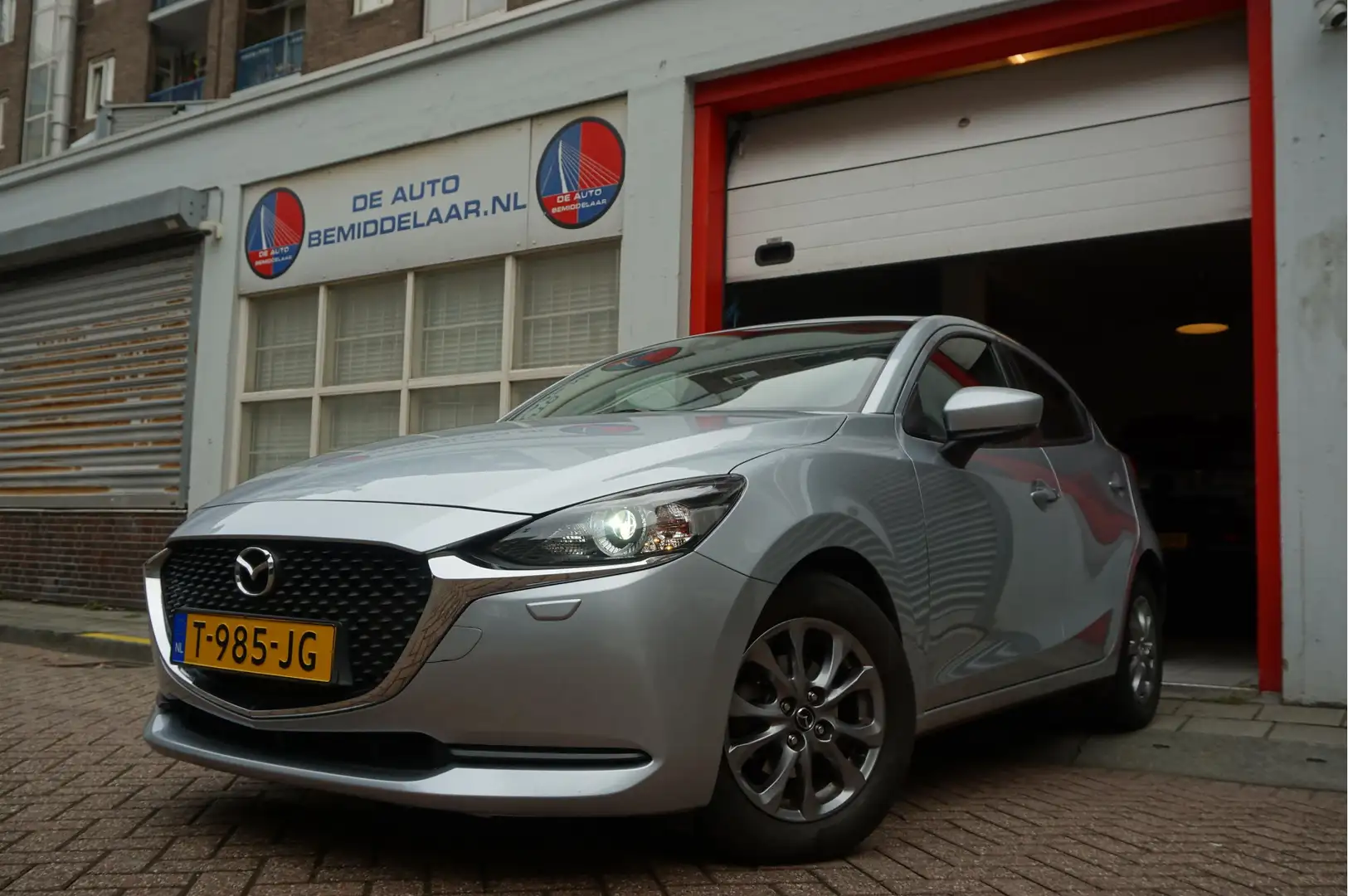 Mazda 2 1.5 Skyactiv-G Comfort Sport Aut6 | Navi | Apple C Grijs - 1