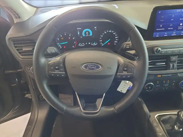 Ford Focus view 15
