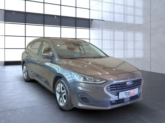 Ford Focus view 7