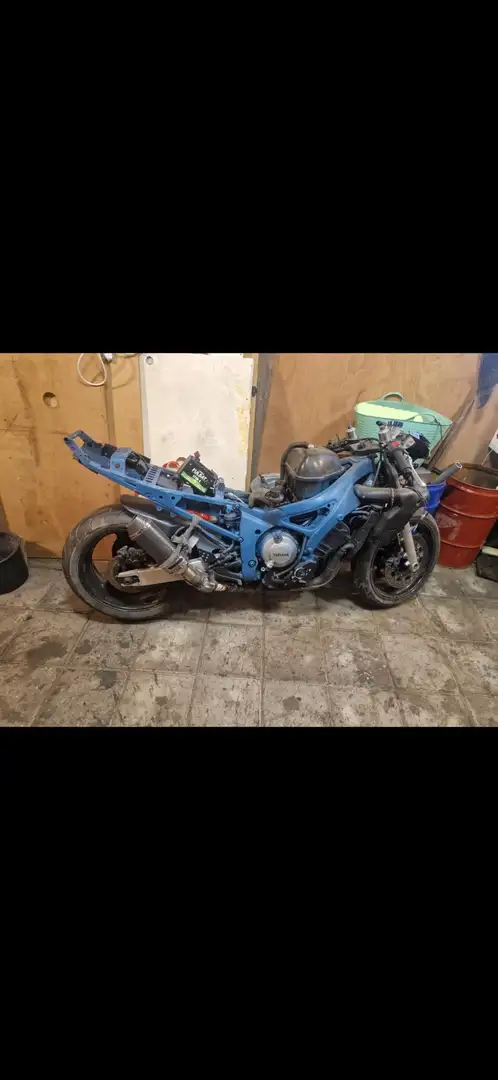 Yamaha YZF-R6 yamaha R6 2005 geen kenteken meer er bij Negro - 1