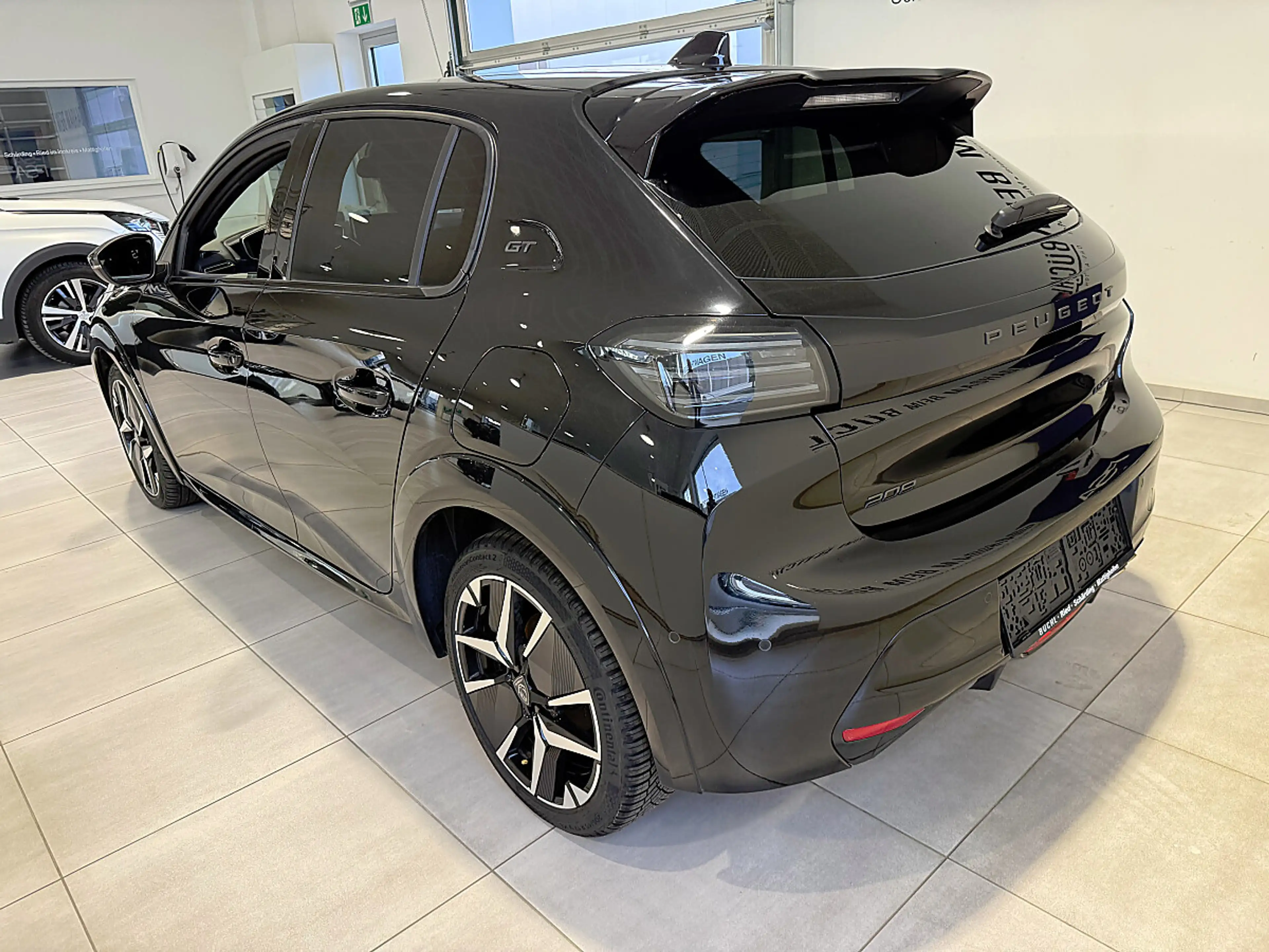 Peugeot 208 Hybrid 145 e-DCS6 GT — photo 5