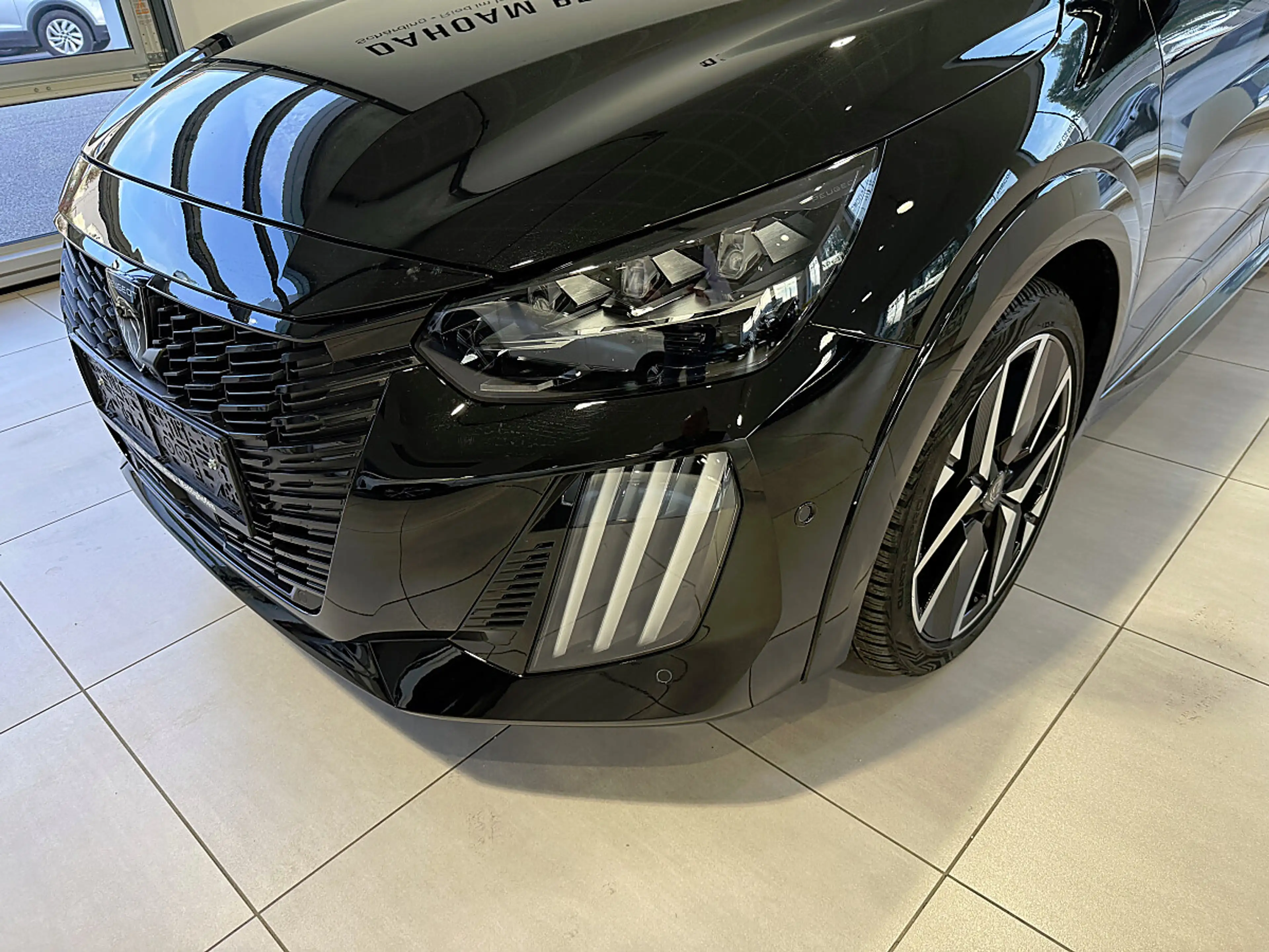 Peugeot 208 Hybrid 145 e-DCS6 GT — photo 2
