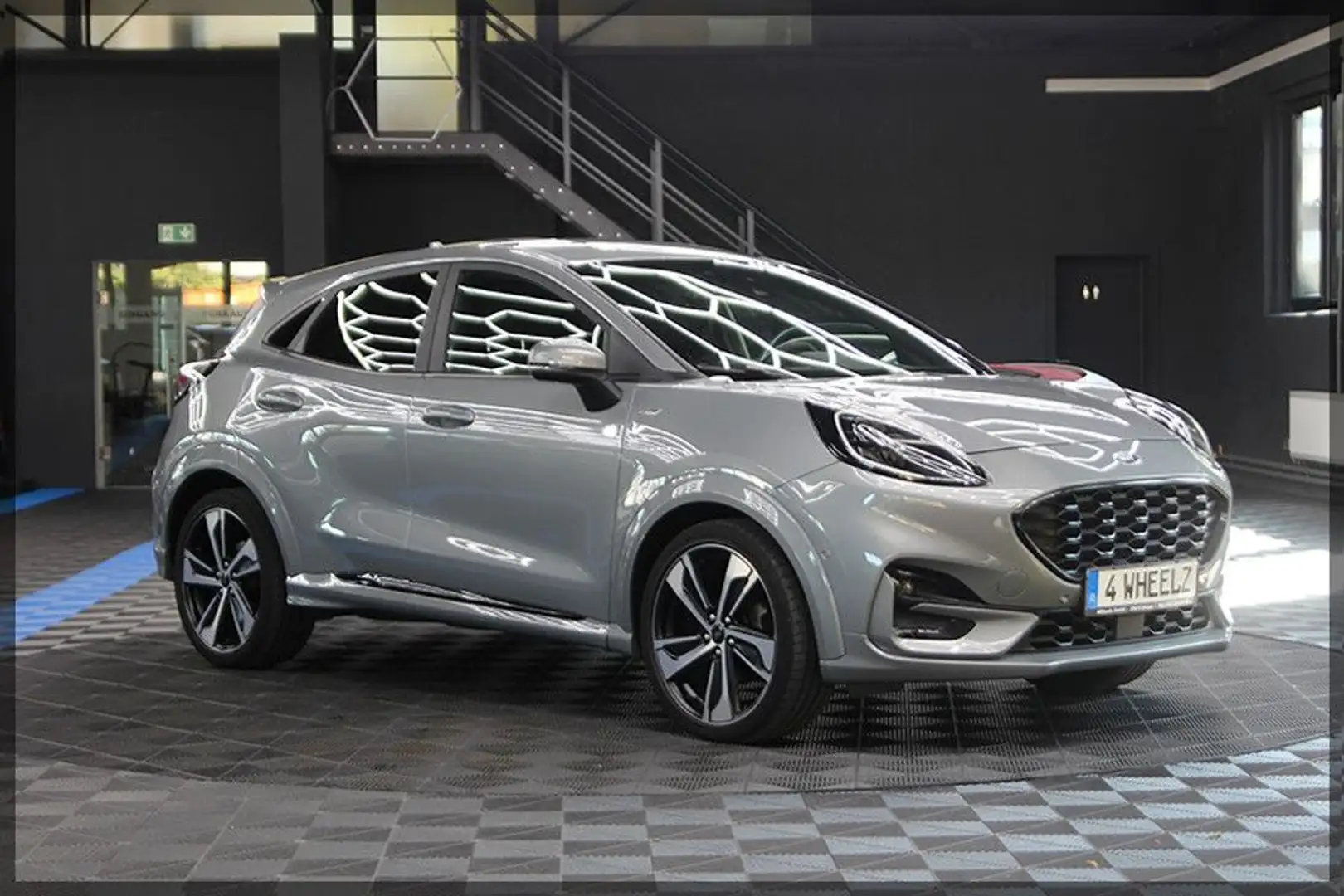 Ford Puma 1,0 EcoBoost ST-Line NAVI / PDC Grau - 1