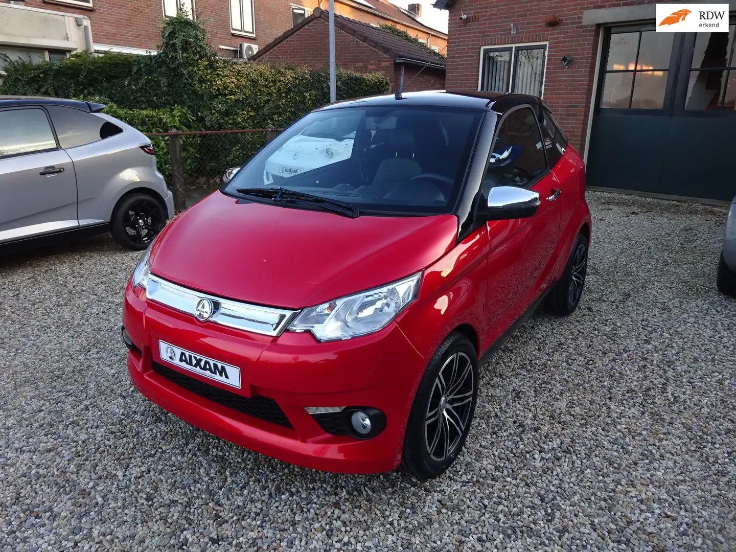 Aixam Coupe Premium Achteruitrijcamera, Parkeersensoren, Elekt Rot - 1