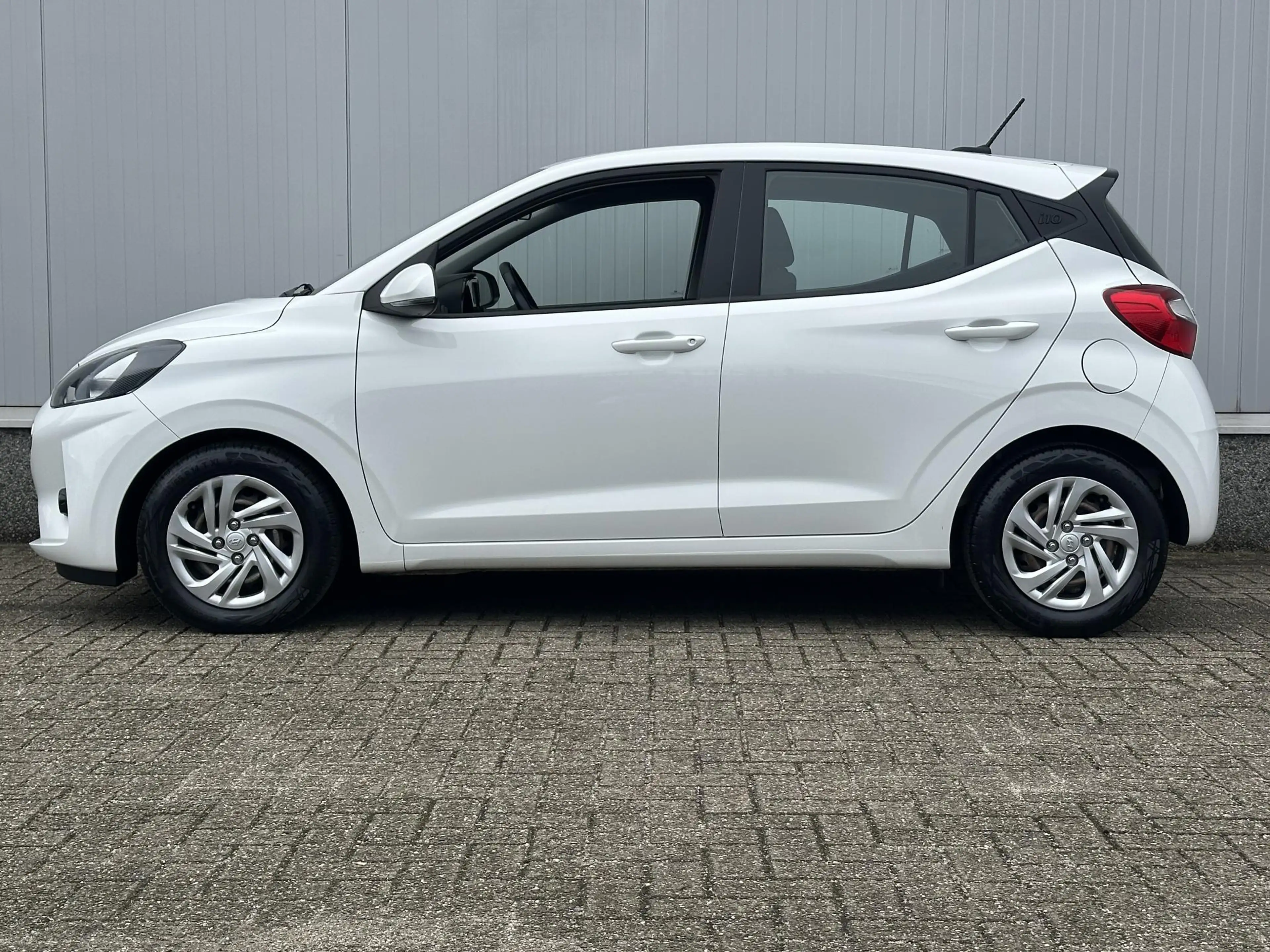 Hyundai i10 1.0 Comfort / Apple Carplay/Android Auto / Airco / — photo 8