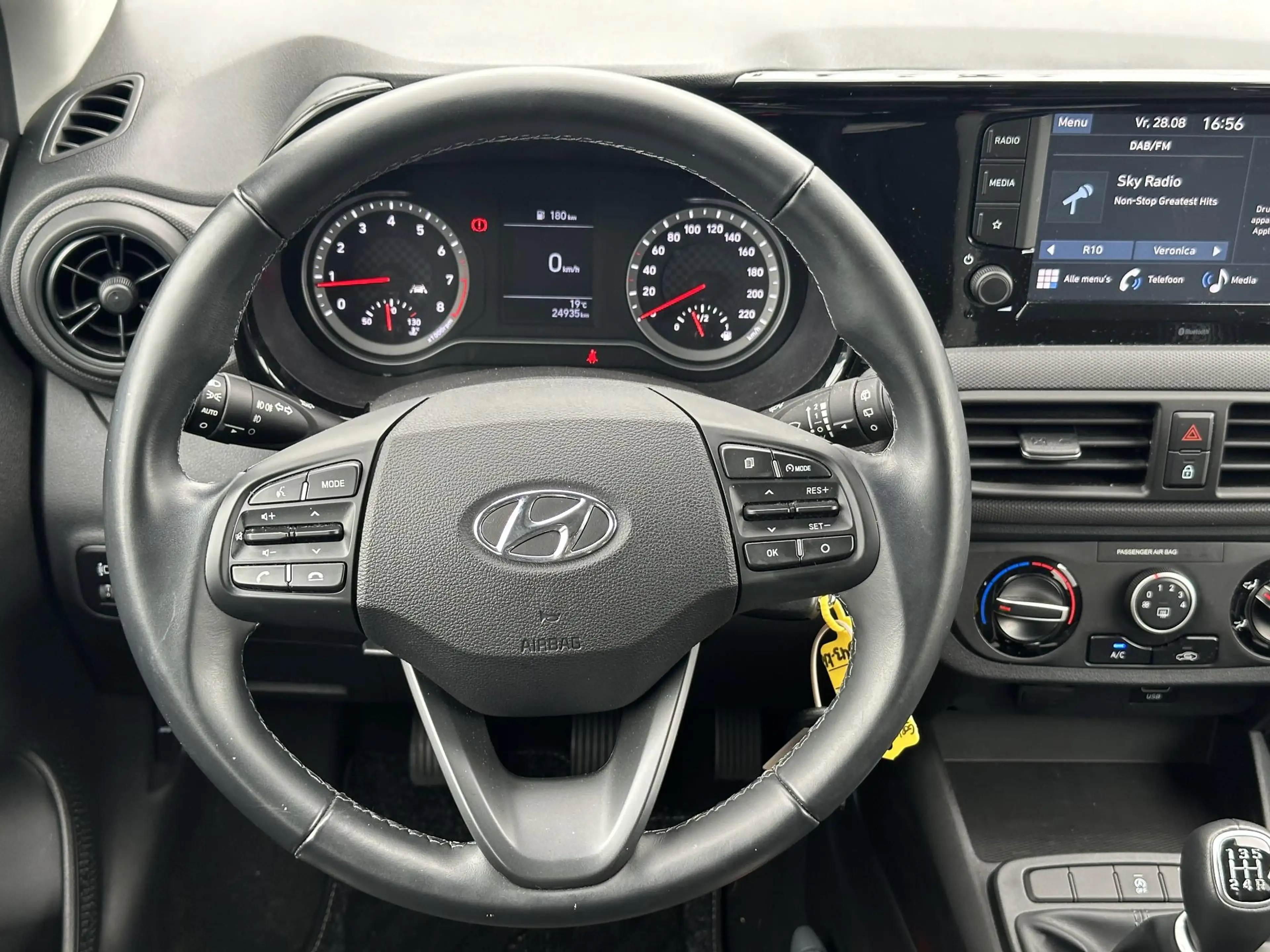 Hyundai i10 1.0 Comfort / Apple Carplay/Android Auto / Airco / — photo 22