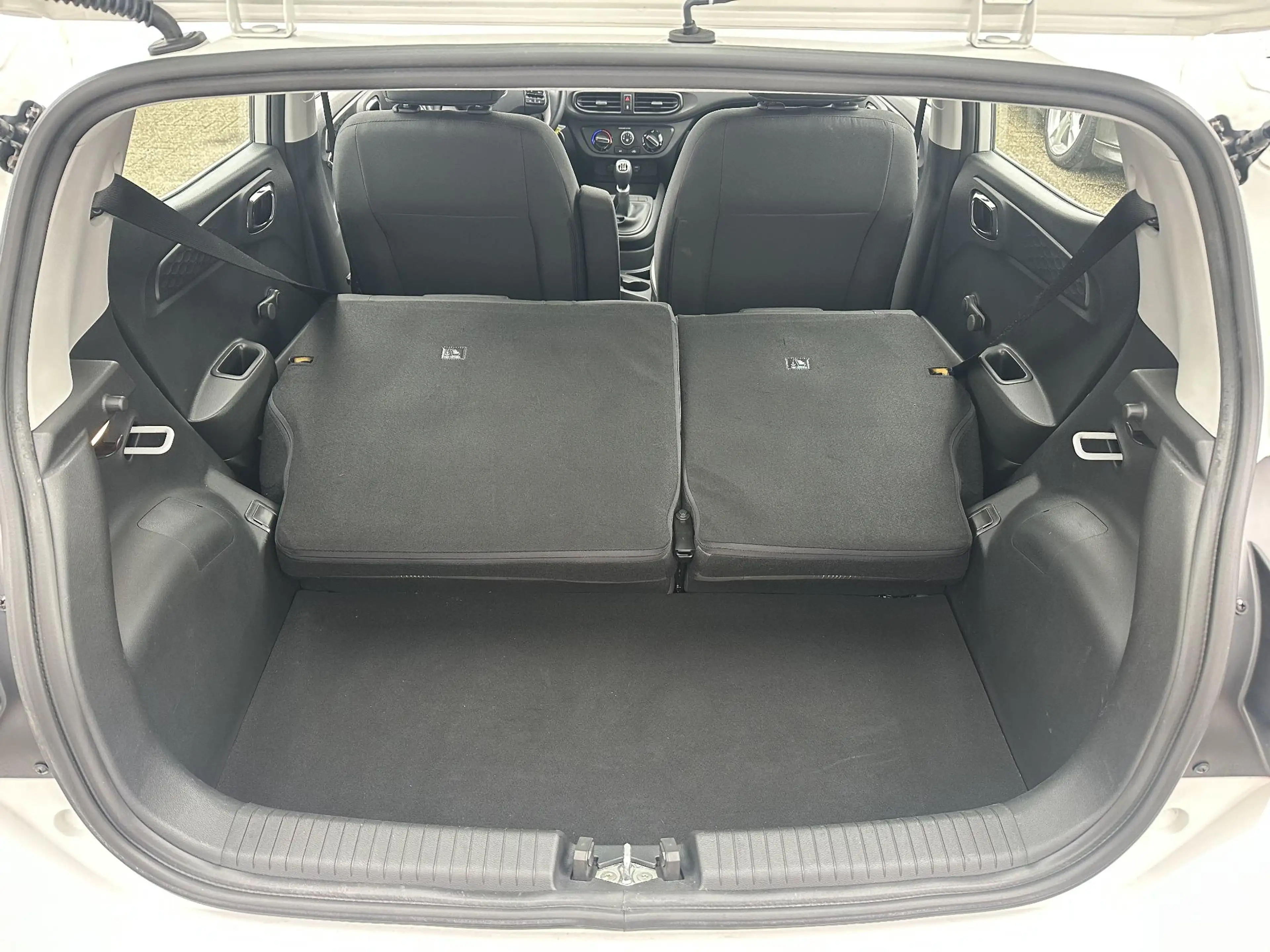 Hyundai i10 1.0 Comfort / Apple Carplay/Android Auto / Airco / — photo 33