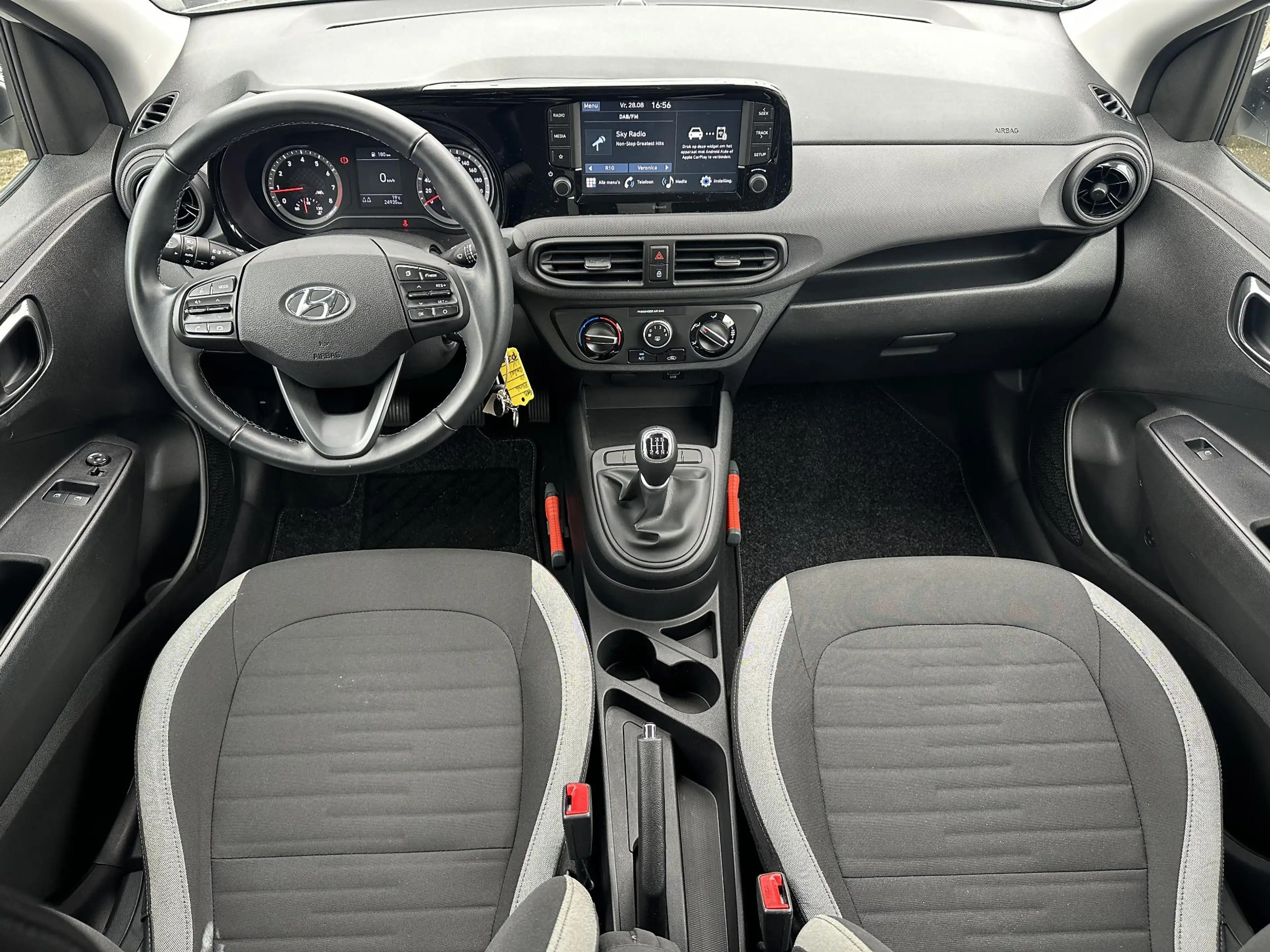 Hyundai i10 1.0 Comfort / Apple Carplay/Android Auto / Airco / — photo 2