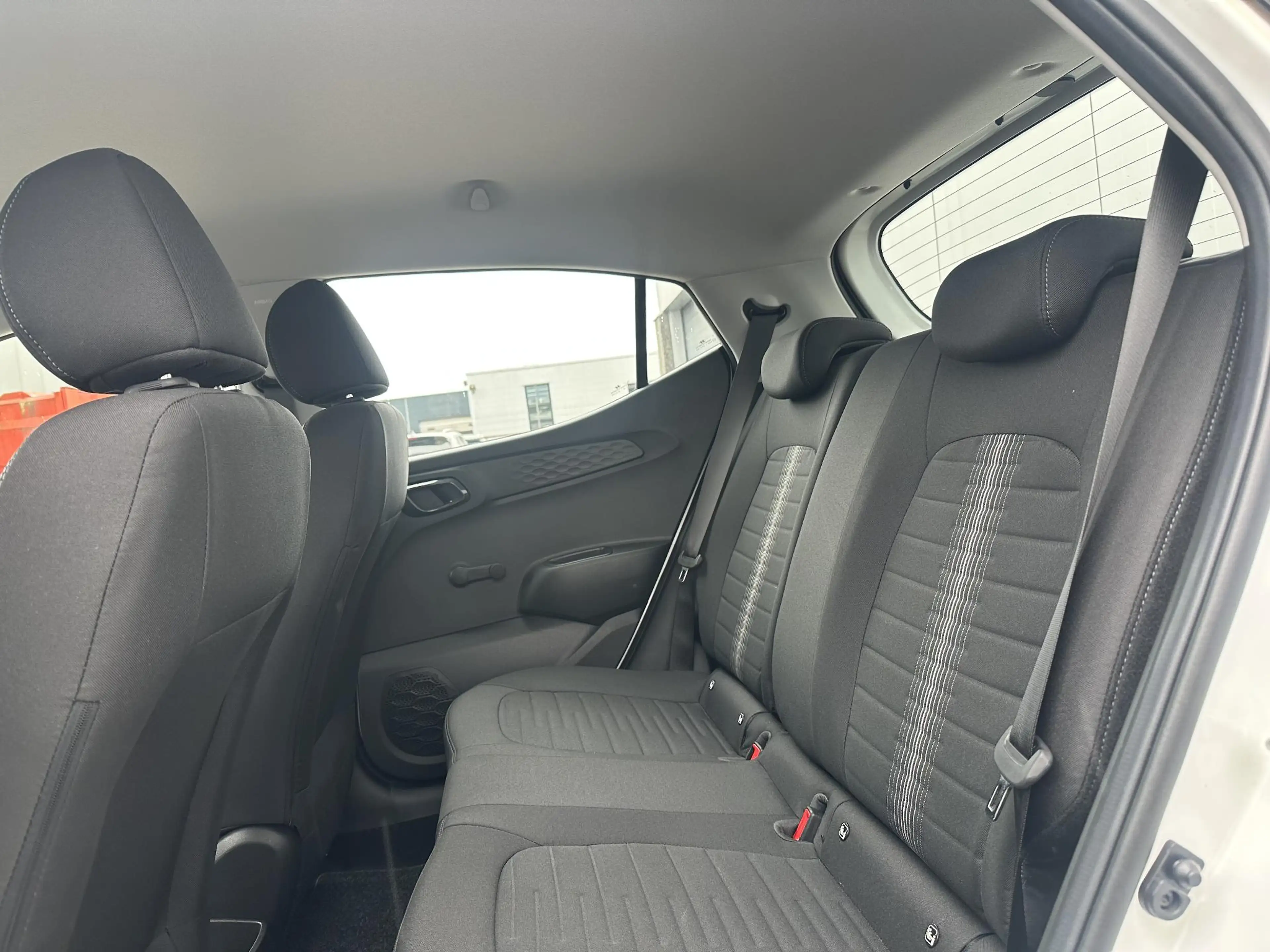 Hyundai i10 1.0 Comfort / Apple Carplay/Android Auto / Airco / — photo 7