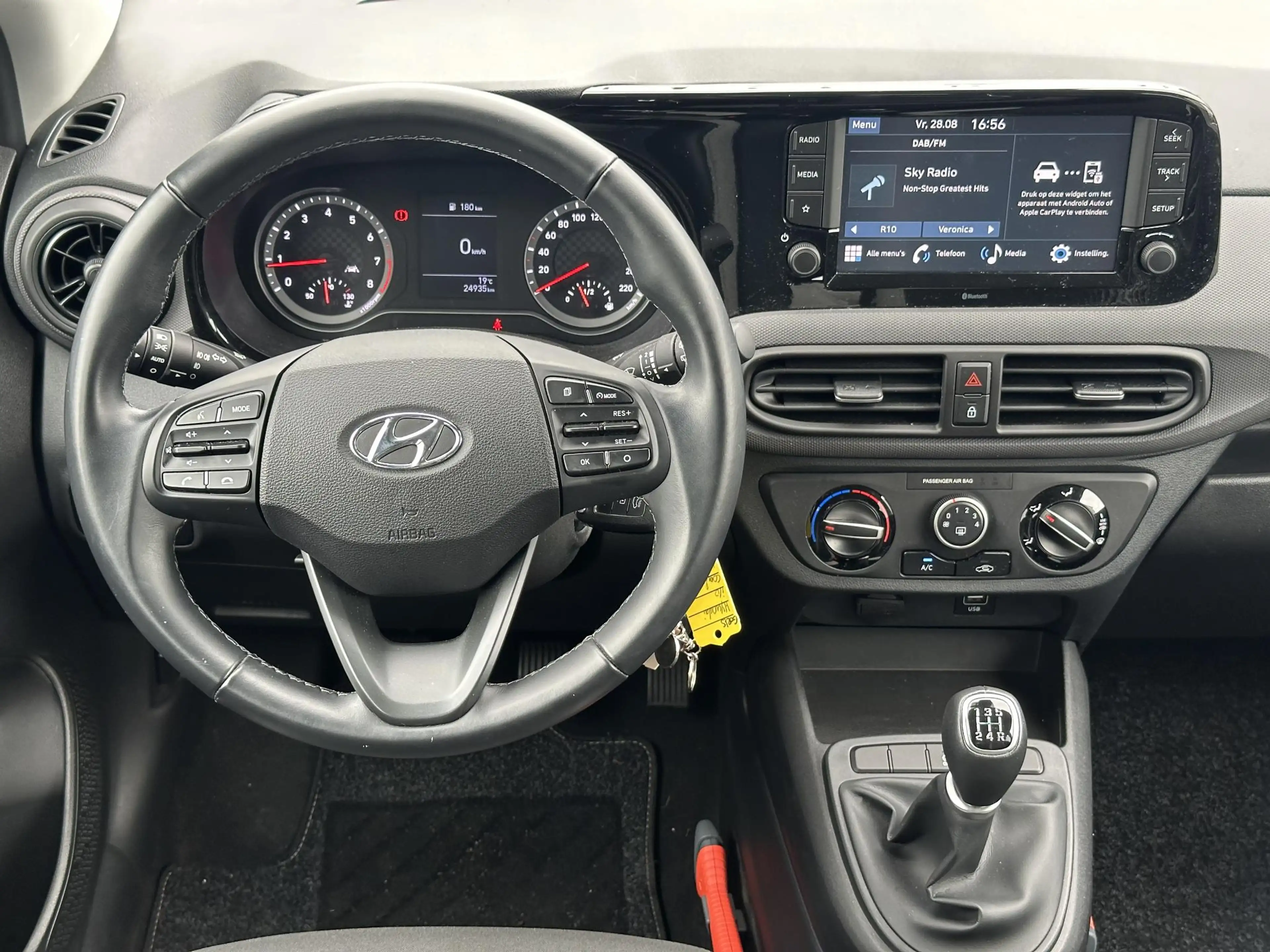 Hyundai i10 1.0 Comfort / Apple Carplay/Android Auto / Airco / — photo 23