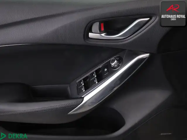 Mazda Mazda6 view 13