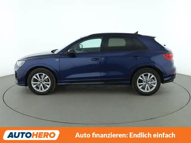 Audi Q3 view 3