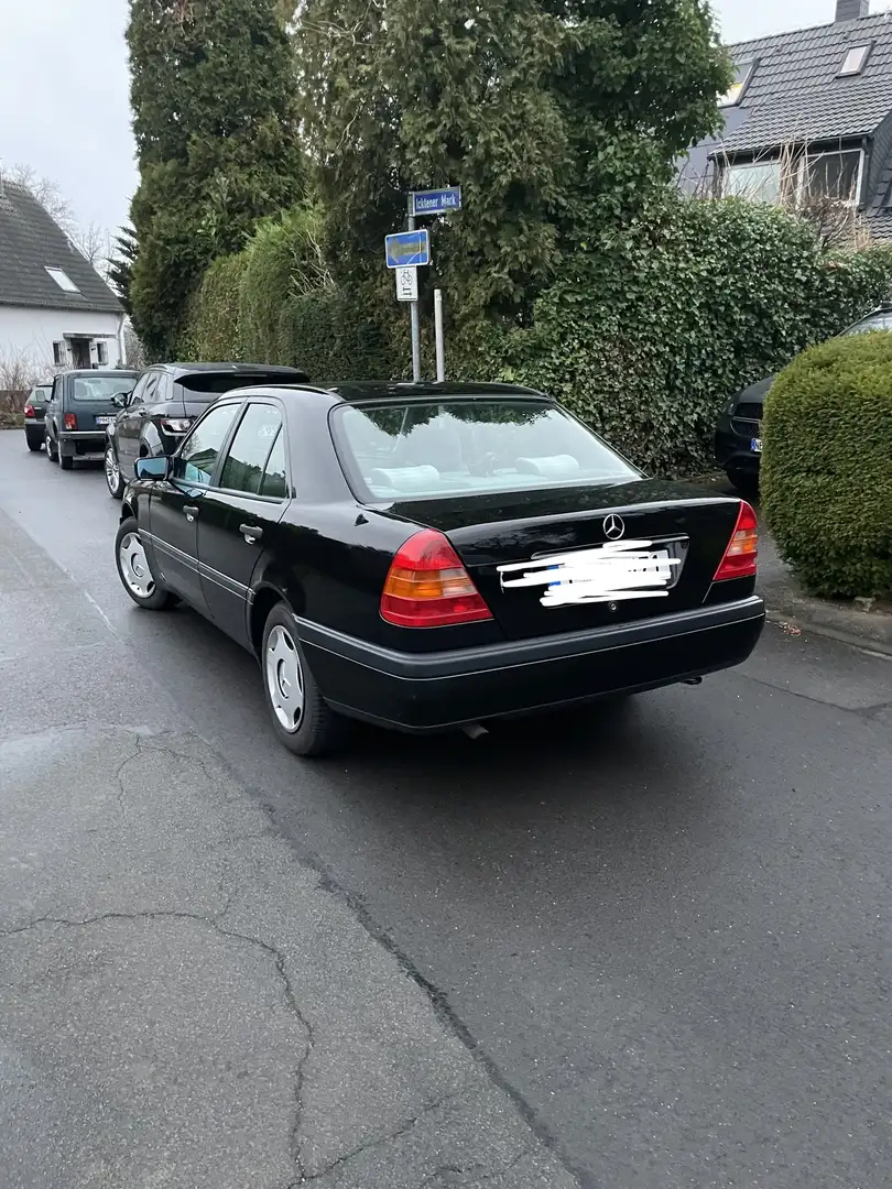 Mercedes-Benz C 180 Elegance Noir - 2