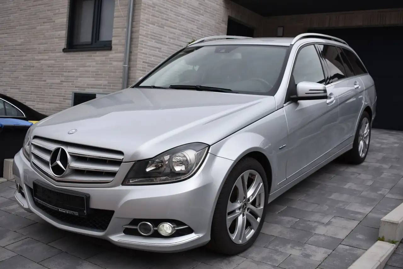 Mercedes-Benz C 200 CGI BlueEfficiency Avantgarde,T-Leder,Navi — photo 1 of 25