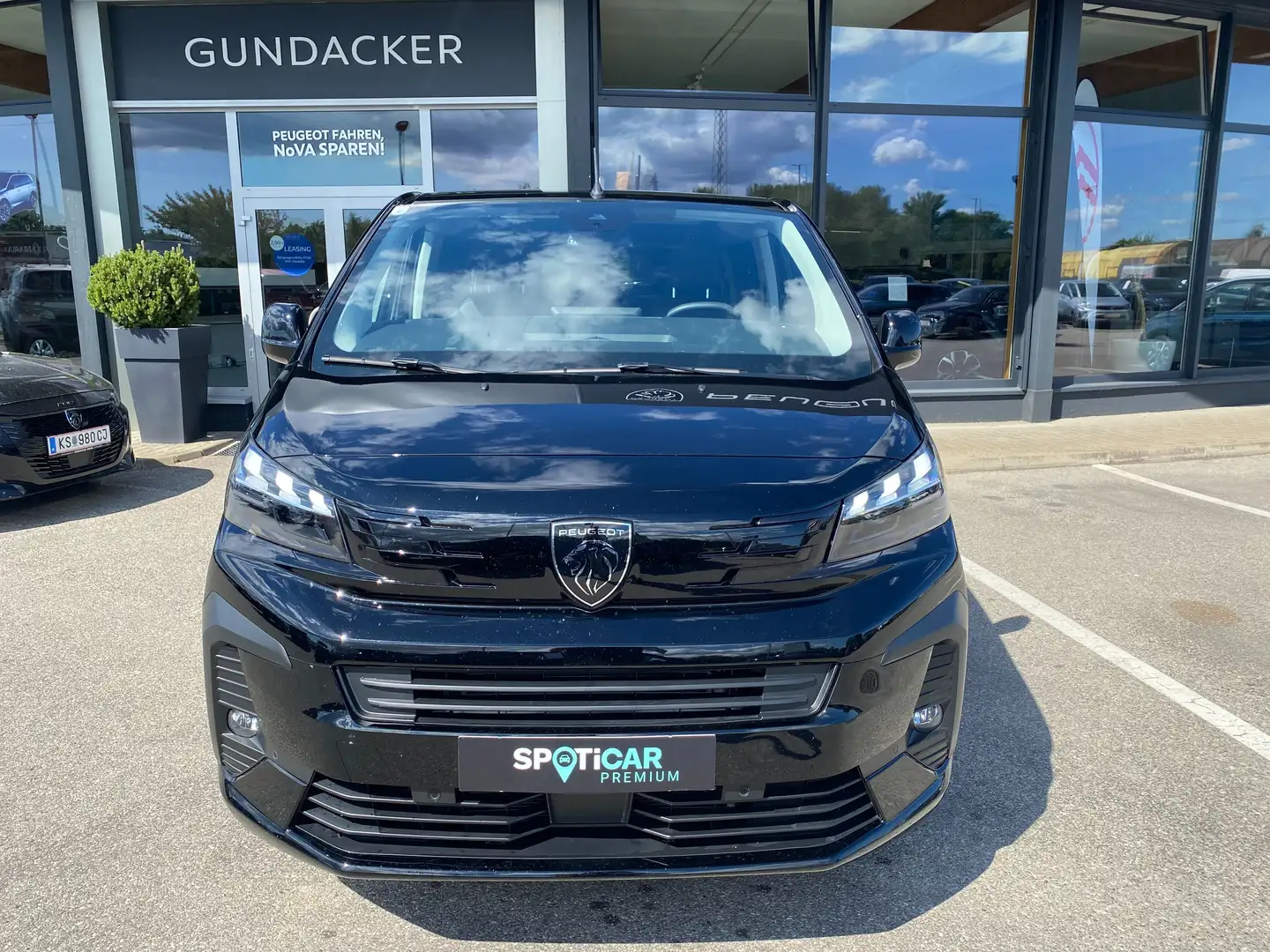 Peugeot Traveller Premium Noir - 2