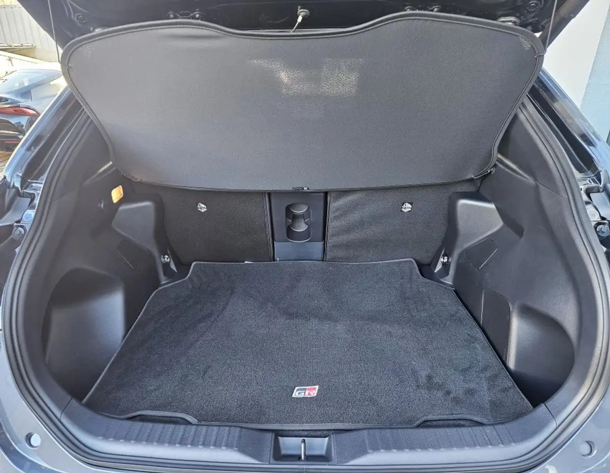 Toyota Yaris Cross Hybrid 130 1.5 VVT-i GR Sport 8