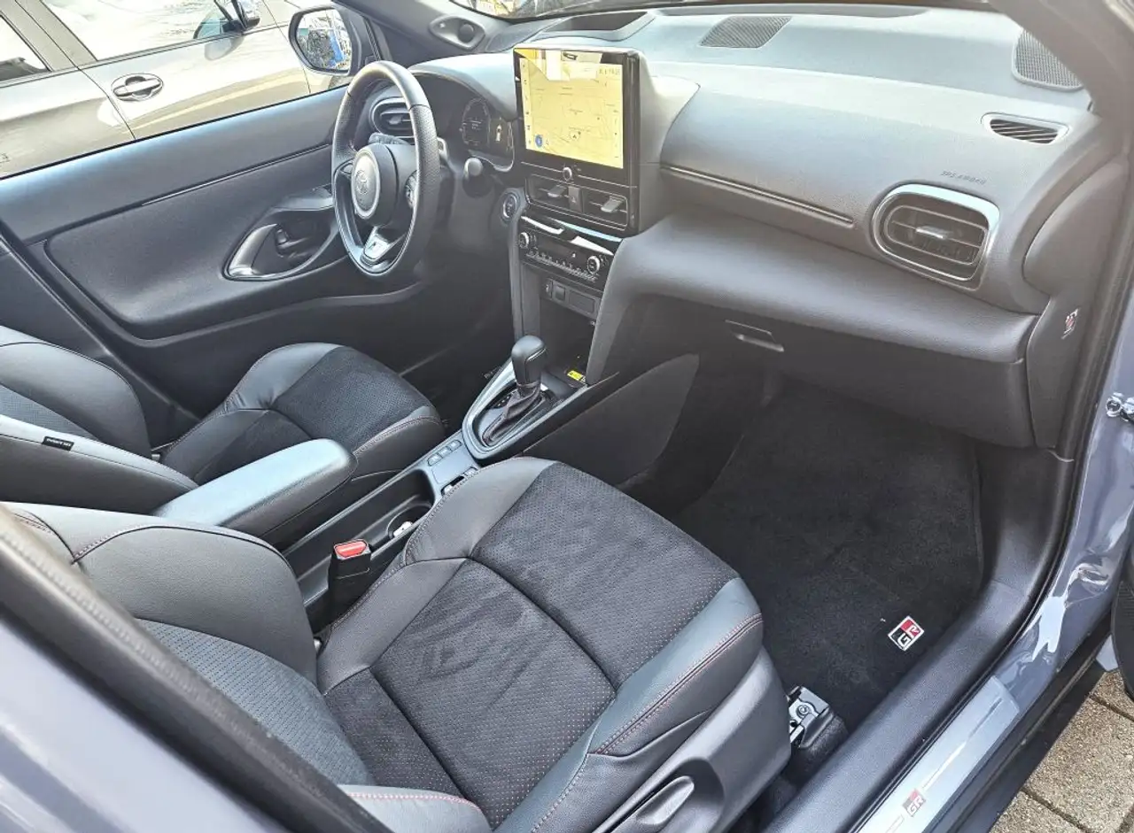 Toyota Yaris Cross Hybrid 130 1.5 VVT-i GR Sport 9