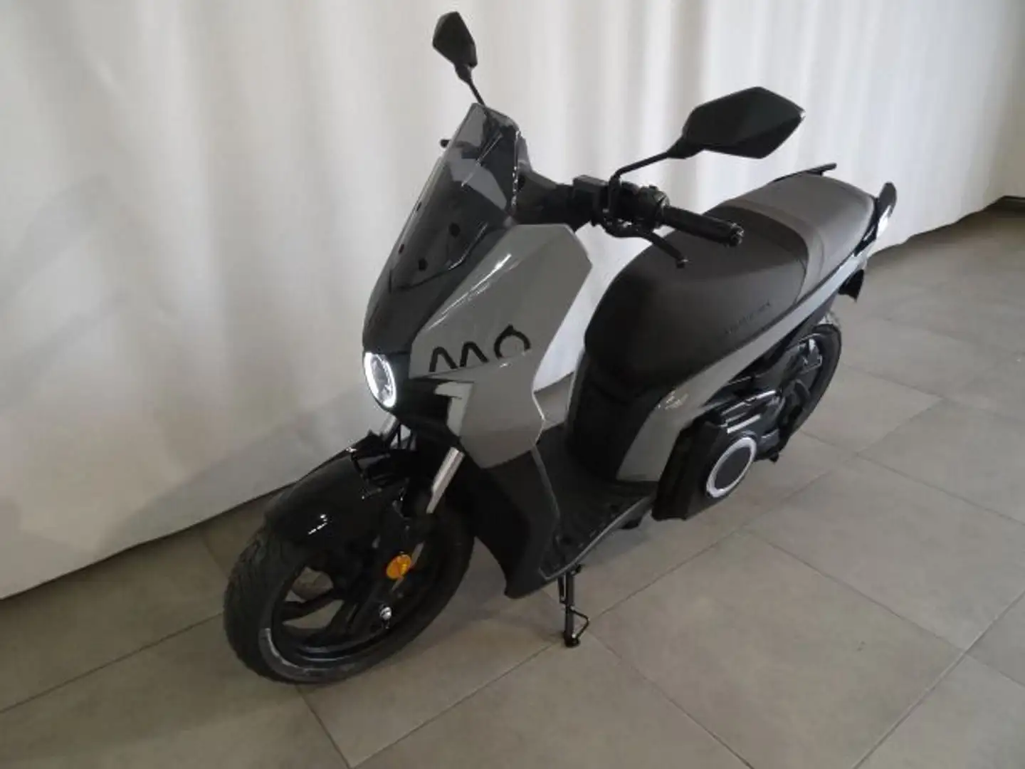 SEAT eScooter 50 Barcelona Grey Gris - 2