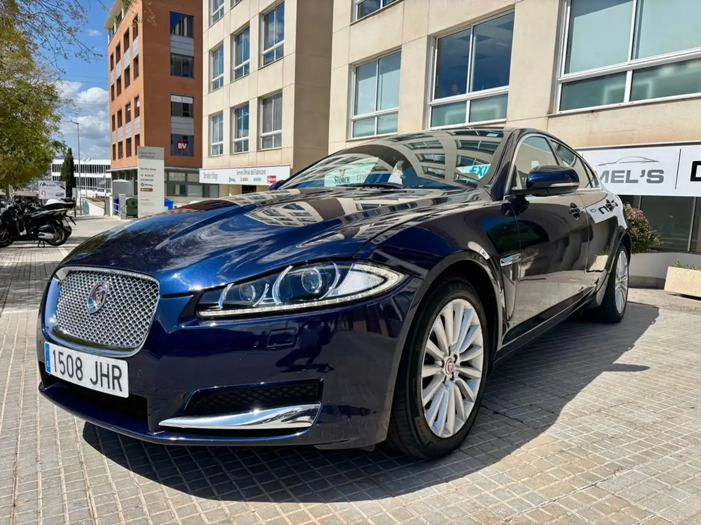 Jaguar XF 2.2d 200cv Bleu - 1