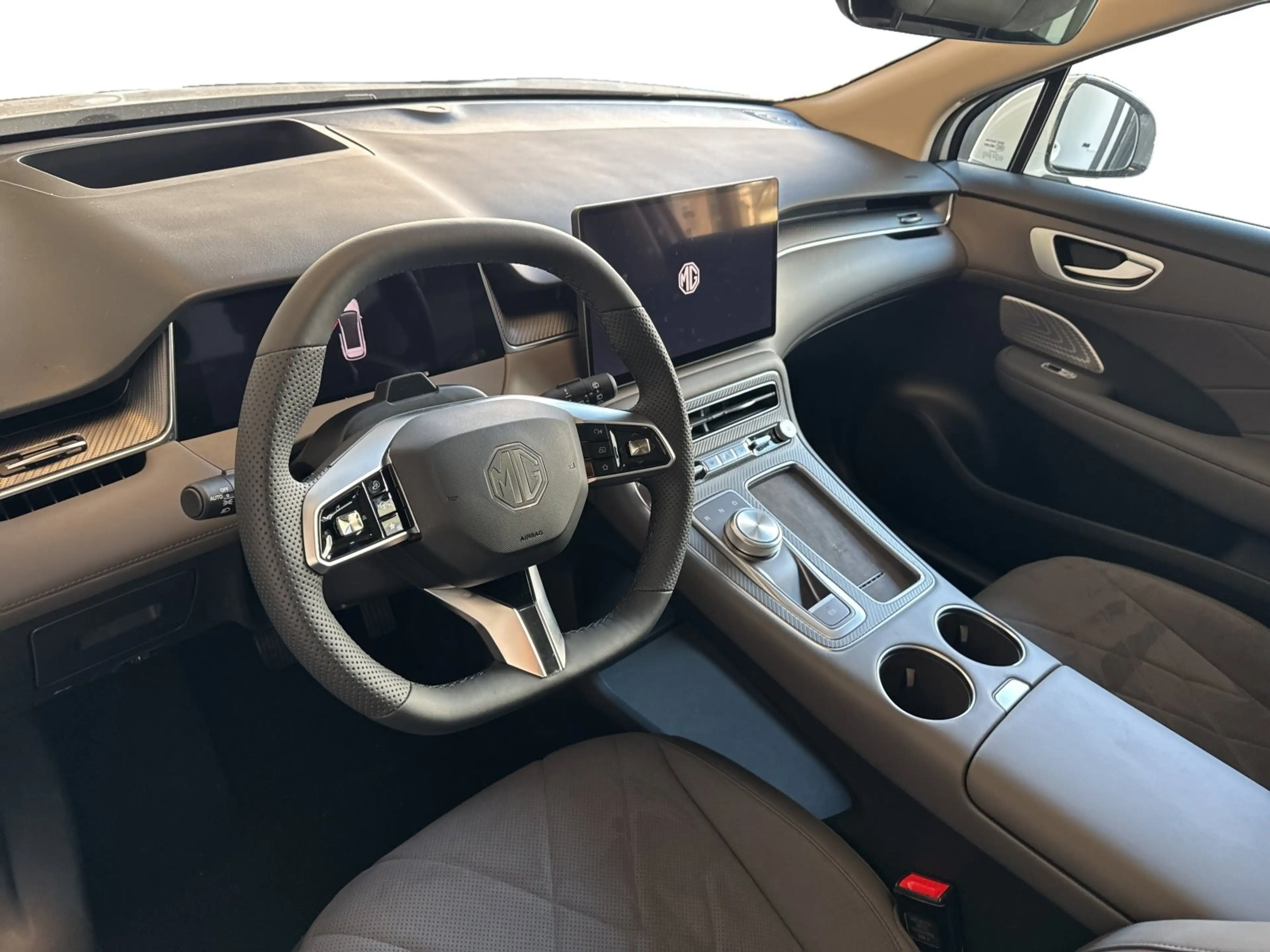MG MGS6 EV MGS6  AWD Luxury 77kWh — photo 8