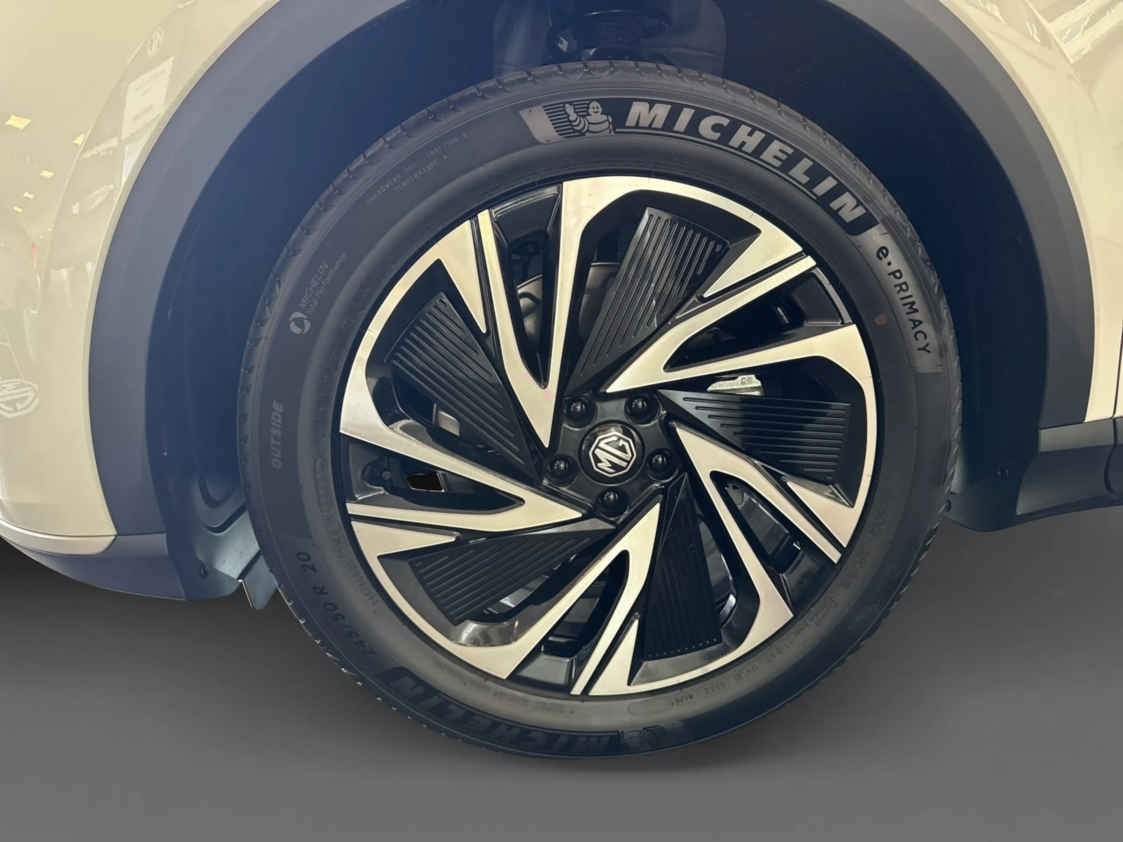 MG MGS6 EV MGS6  AWD Luxury 77kWh — photo 12
