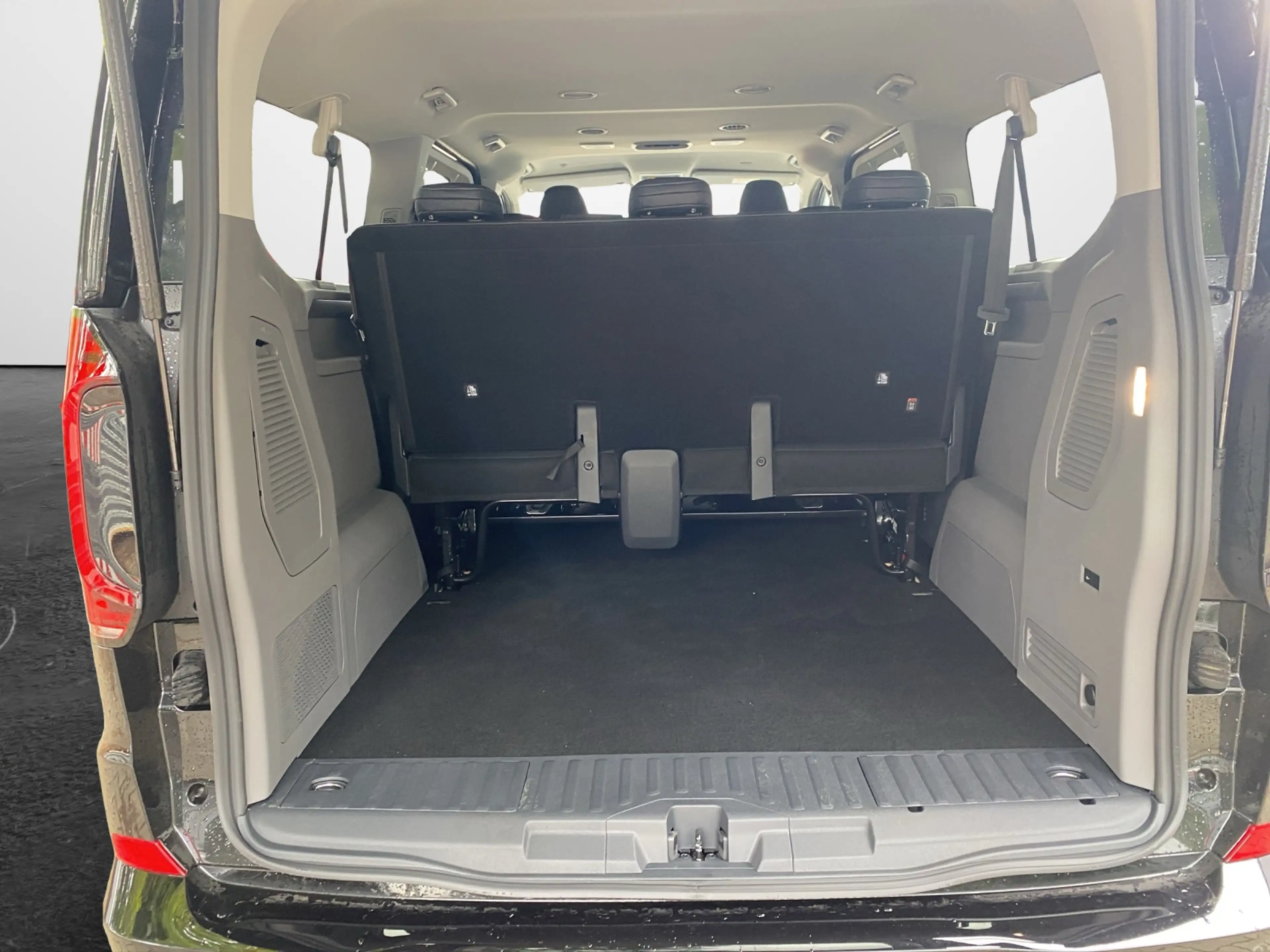 Volkswagen T7 Caravelle 2.0 TDI Automatik Style lang 4MOTION — photo 13