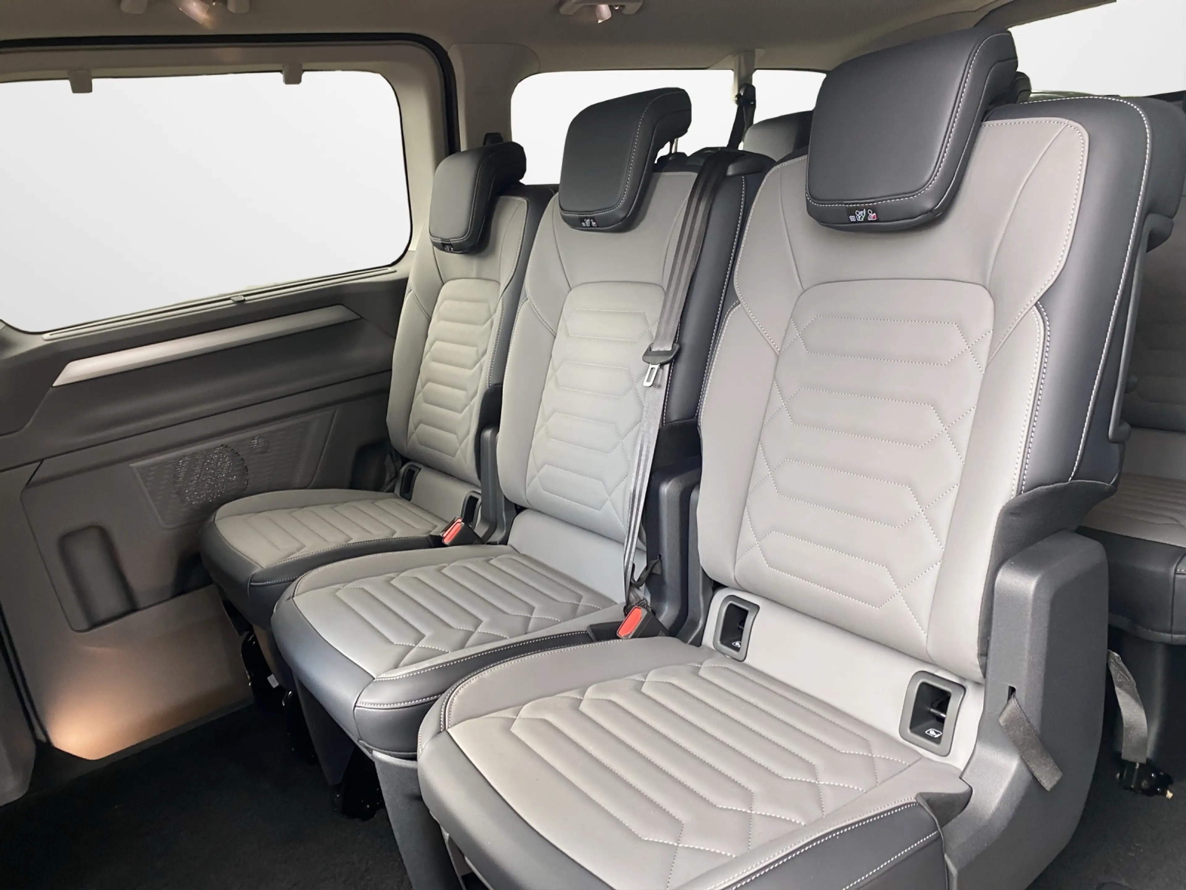 Volkswagen T7 Caravelle 2.0 TDI Automatik Style lang 4MOTION — photo 12