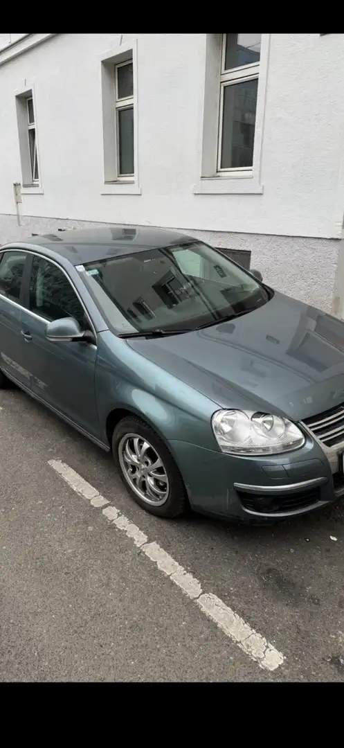 Volkswagen Jetta 1,9 Comfortline TDI DPF DSG - 2