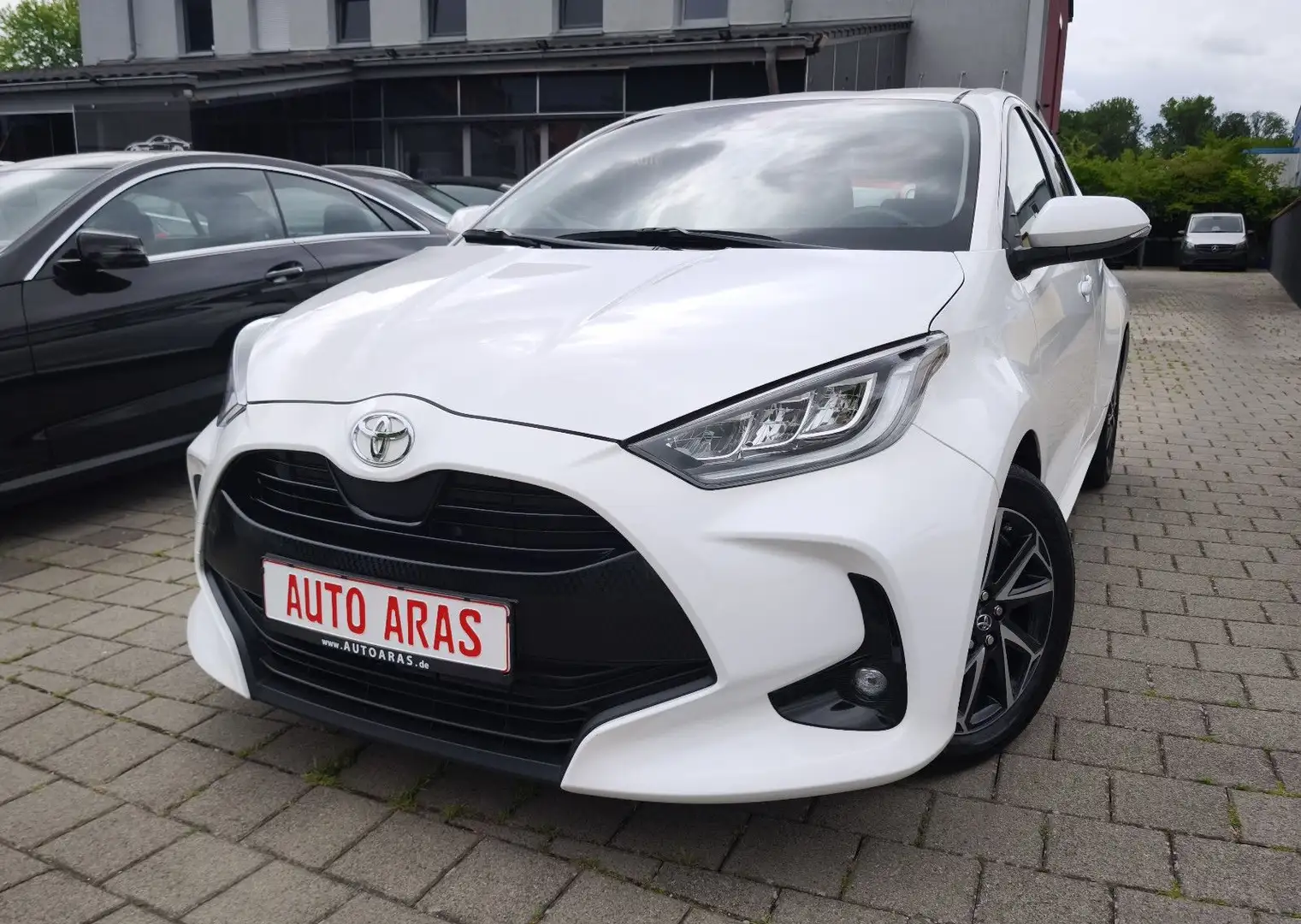 Toyota Yaris 1.0 Team Deutschland Blanc - 1