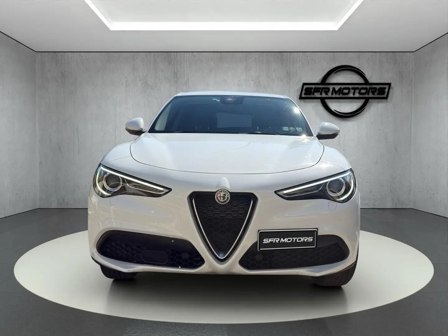 Alfa Romeo Stelvio Business Q4 200cv - PREZZO PROMO/IVA ESP Bianco - 2