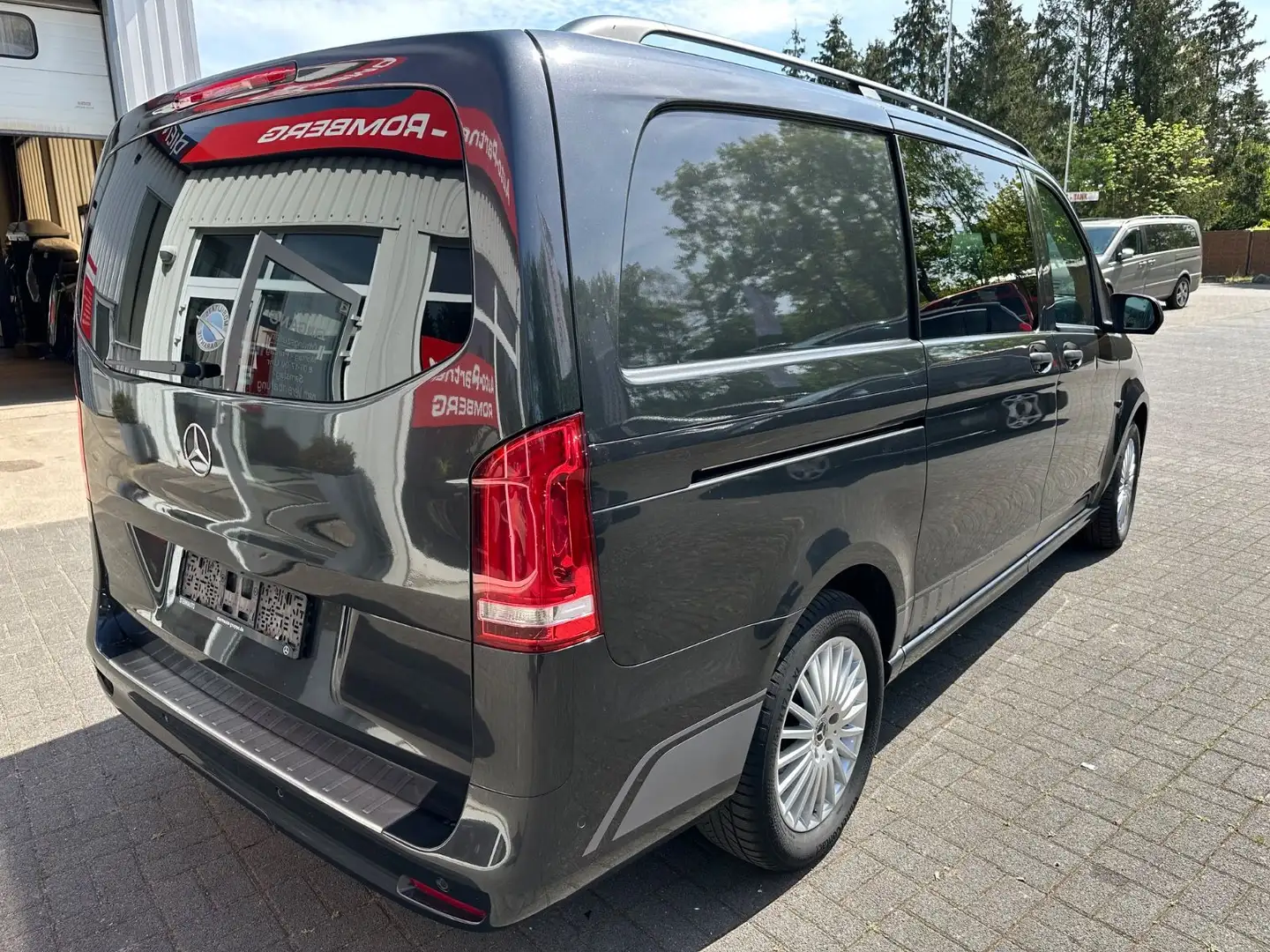 Mercedes-Benz Vito Mixto 124 CDI 4x4 lang Vollausstatung Grijs - 2