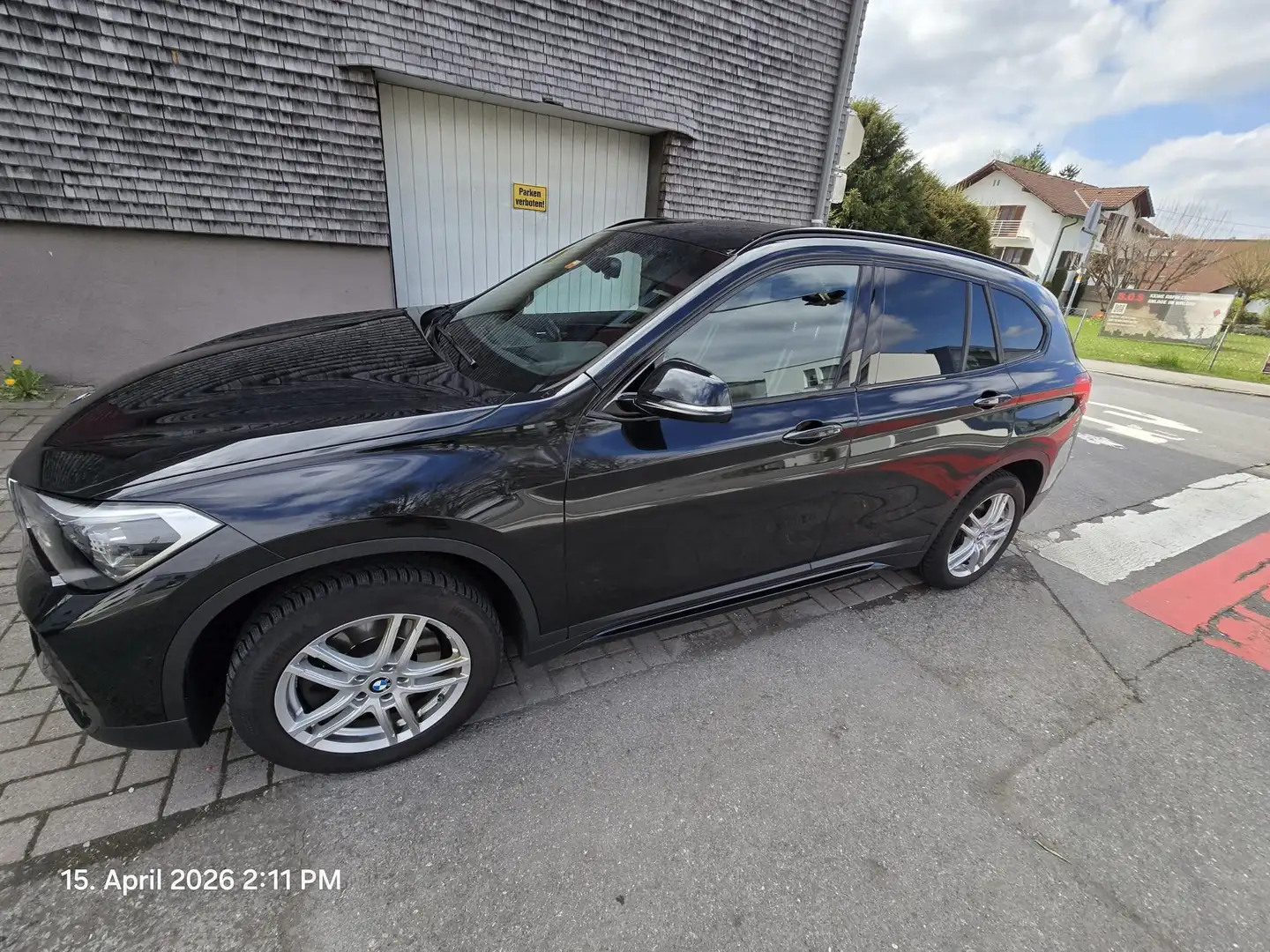 BMW X1 X1 xDrive20i Aut. Sport Line Schwarz - 2