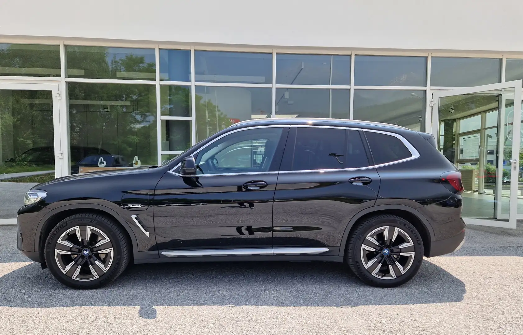 BMW X3 xDrive30e Schwarz - 2