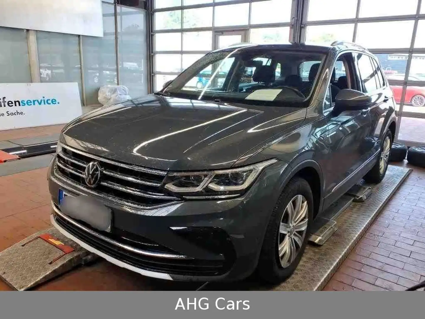 Volkswagen Tiguan Elegance 2.0 TDI DSG*LED*NAVI*TEMP*1HAND* Grau - 1