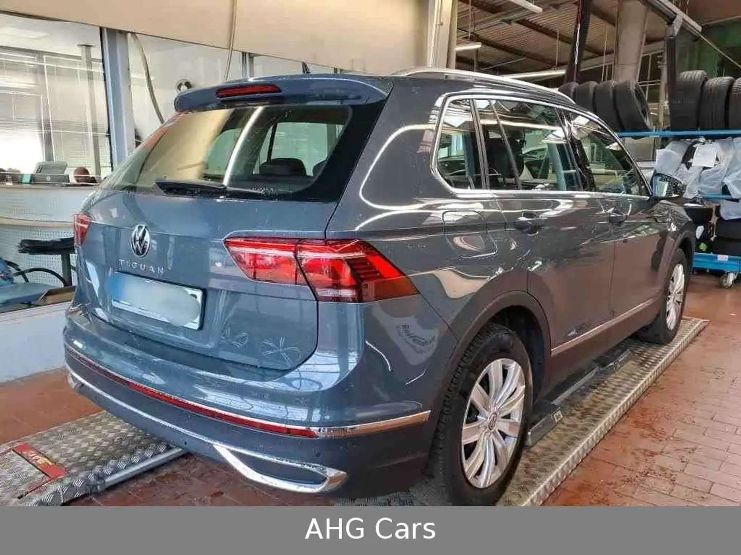 Volkswagen Tiguan Elegance 2.0 TDI DSG*LED*NAVI*TEMP*1HAND* Grau - 2