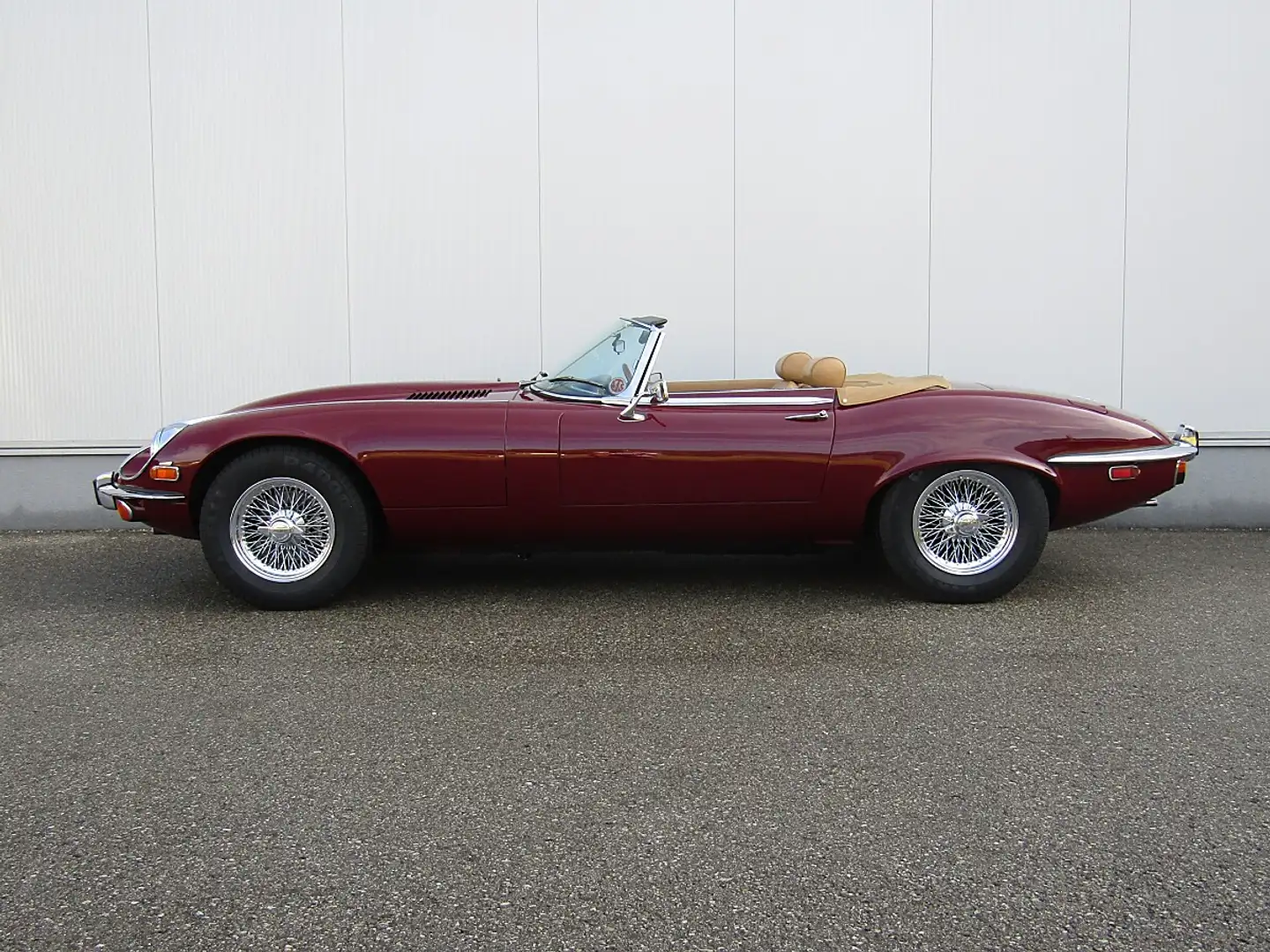Jaguar E-Type Jaguar E-Type V12 Serie III seit 1990 in Famili... Rot - 2