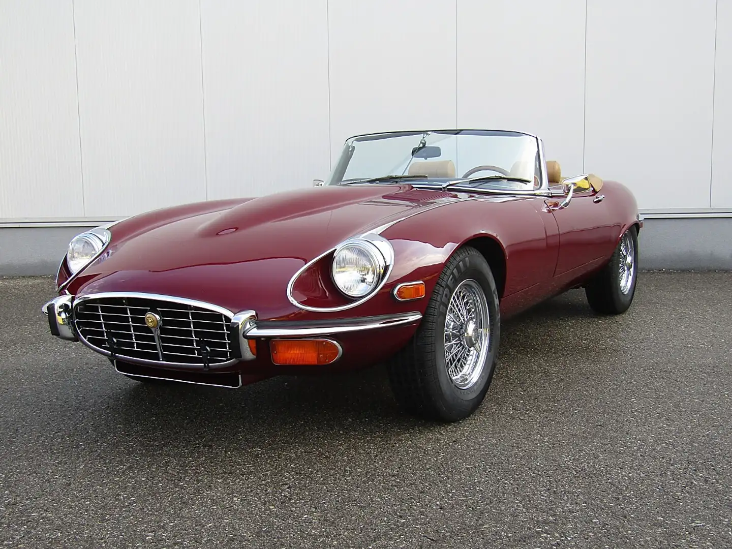 Jaguar E-Type Jaguar E-Type V12 Serie III seit 1990 in Famili... Rot - 1