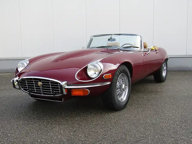 Jaguar E-Type Jaguar E-Type V12 Serie III seit 1990 in Famili...