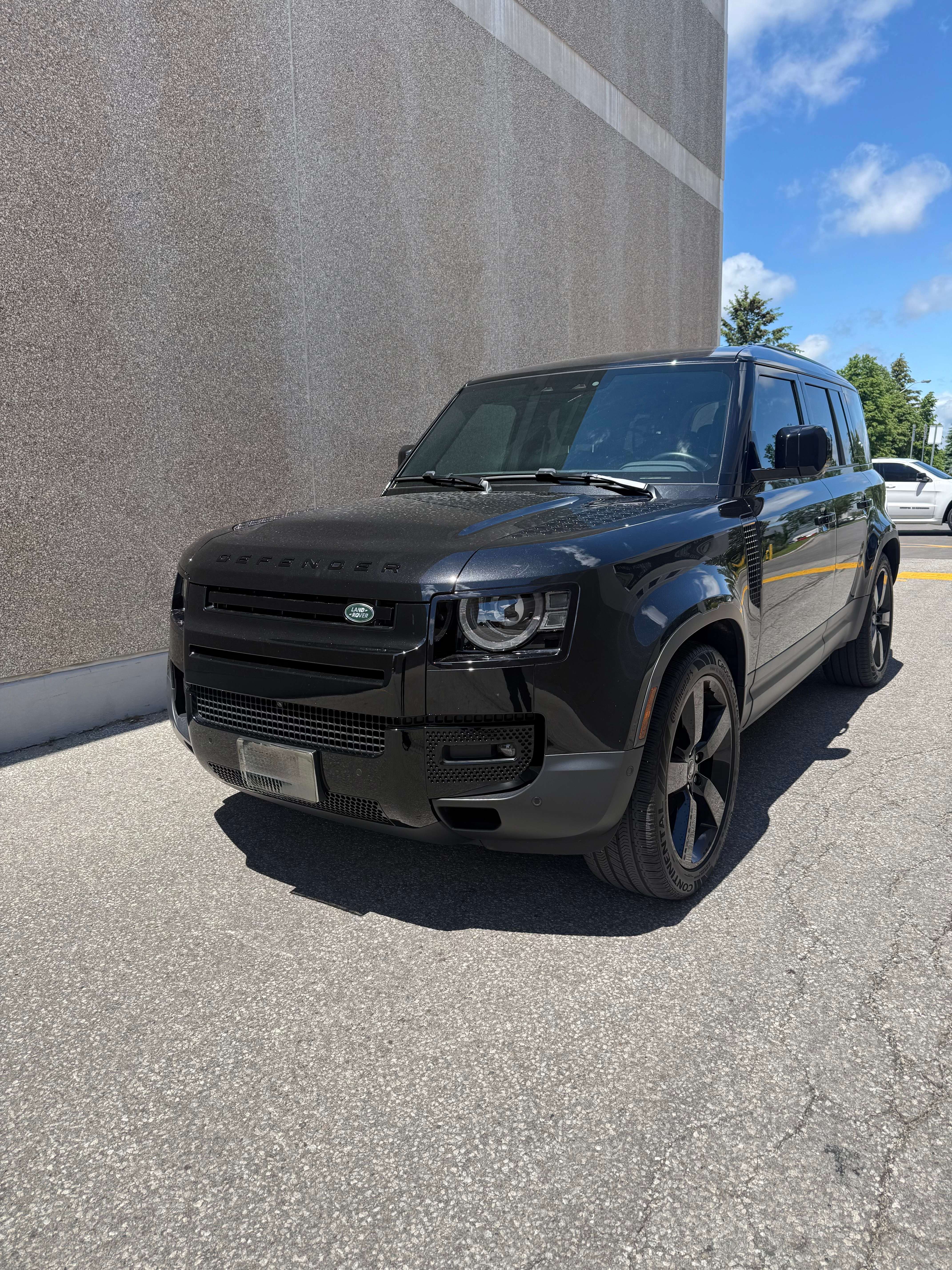 2024 Land Rover Defender S thumb 10