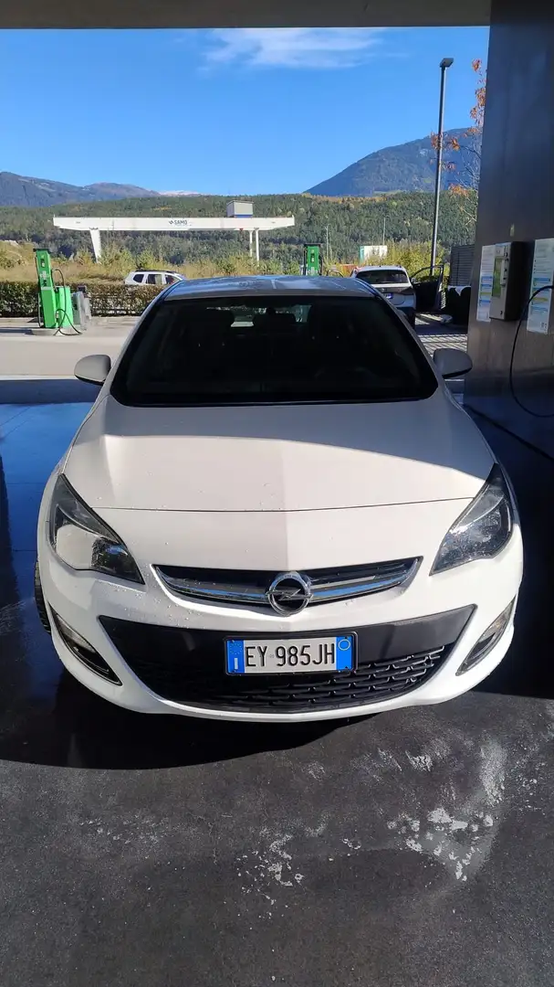 Opel Astra Astra IV 20105p 1.4 Cosmo 100cv E6 Bianco - 1