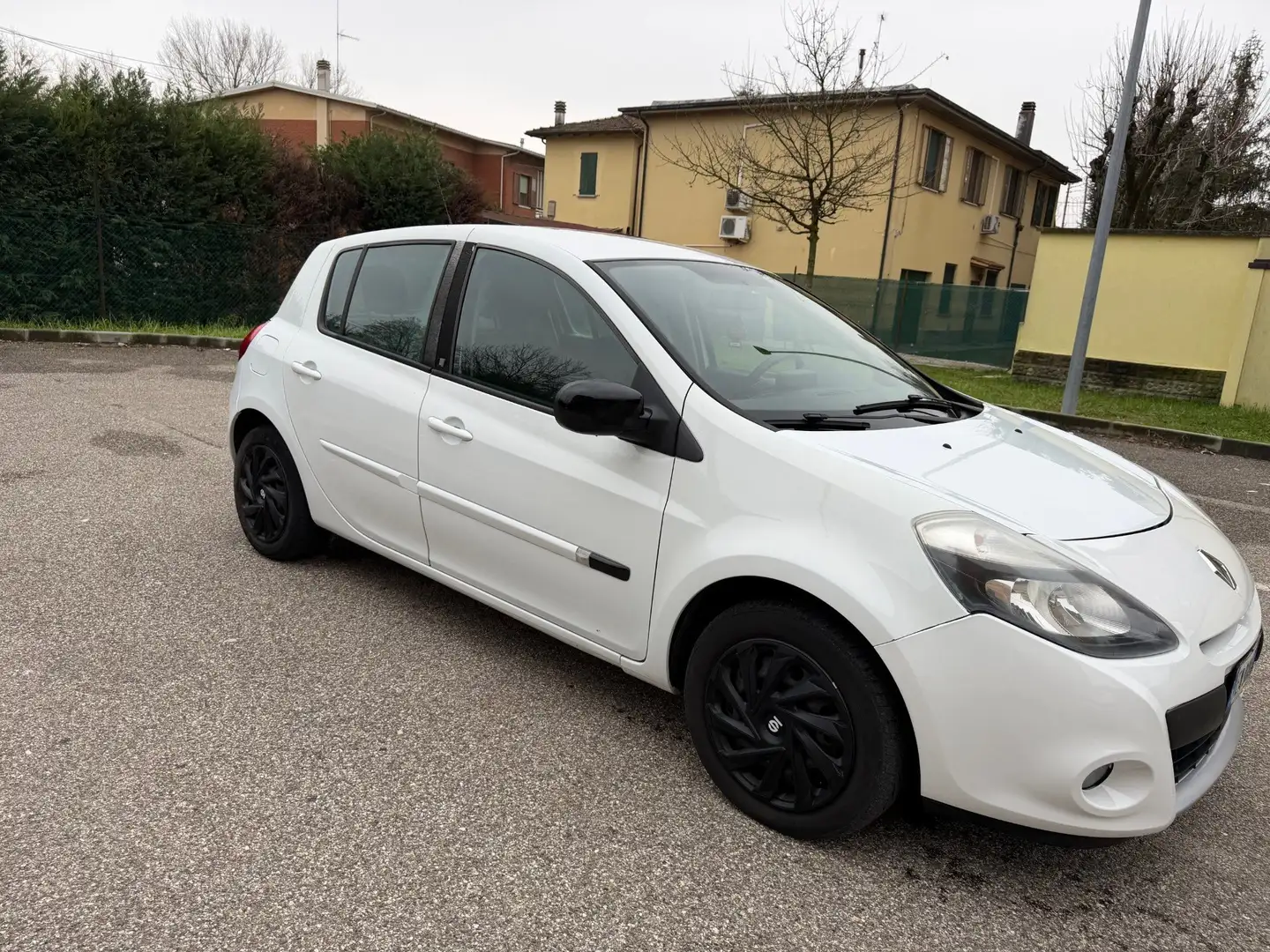Renault Clio 1.5 dci - NEOPATENTATI - 12 MESI DI GARANZIA - Bianco - 2