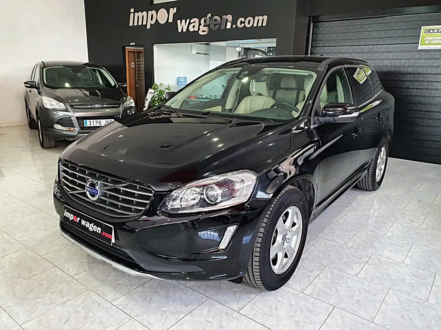 Volvo XC60 D4 Summum Aut. 190 Negro - 1