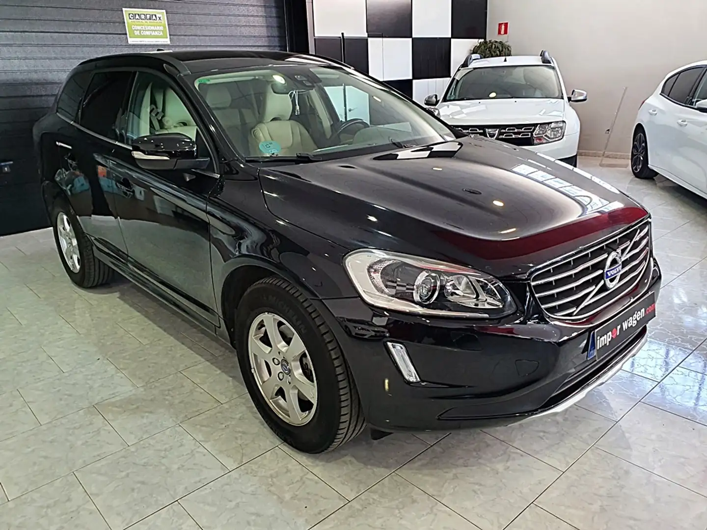 Volvo XC60 D4 Summum Aut. 190 Negro - 2