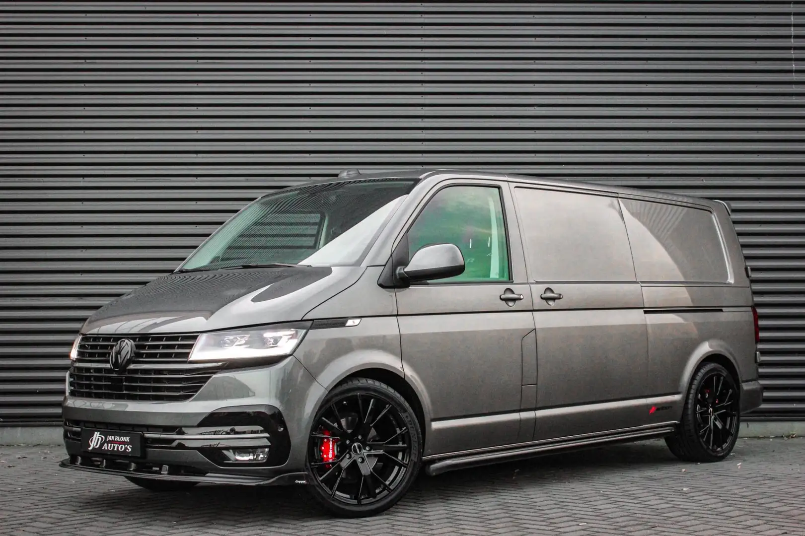 Volkswagen Transporter 2.0 TDI L2H1 150PK JB-EDITION DSG / PDC / VERLAGIN Gris - 1
