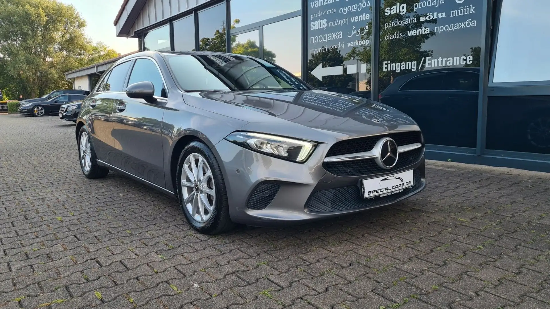 Mercedes-Benz A 220 d EXCLUSIV - ASSISTS - LEDER - MEMORY - Grau - 1