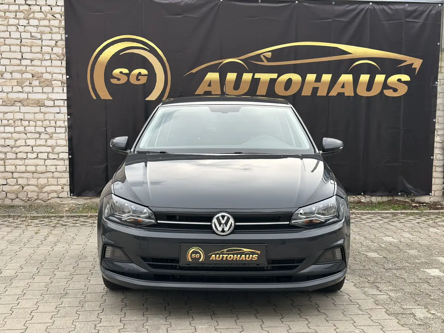 Volkswagen Polo Comfortline Gris - 1