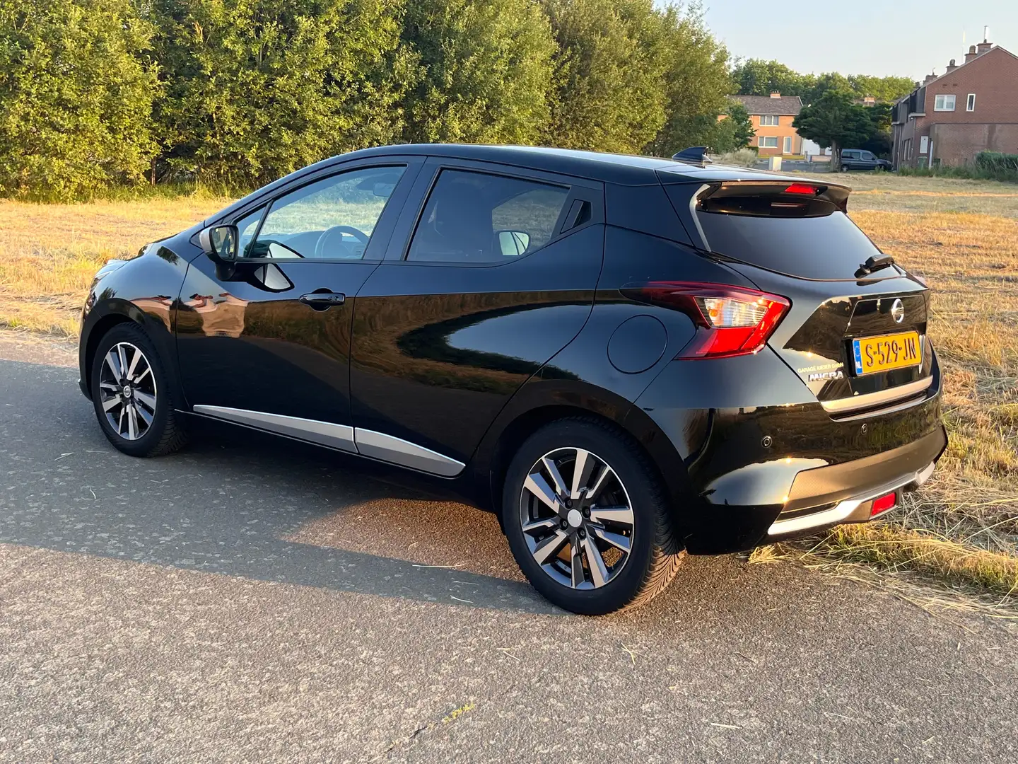 Nissan Micra 0.9 IG-T Tekna Zwart - 2
